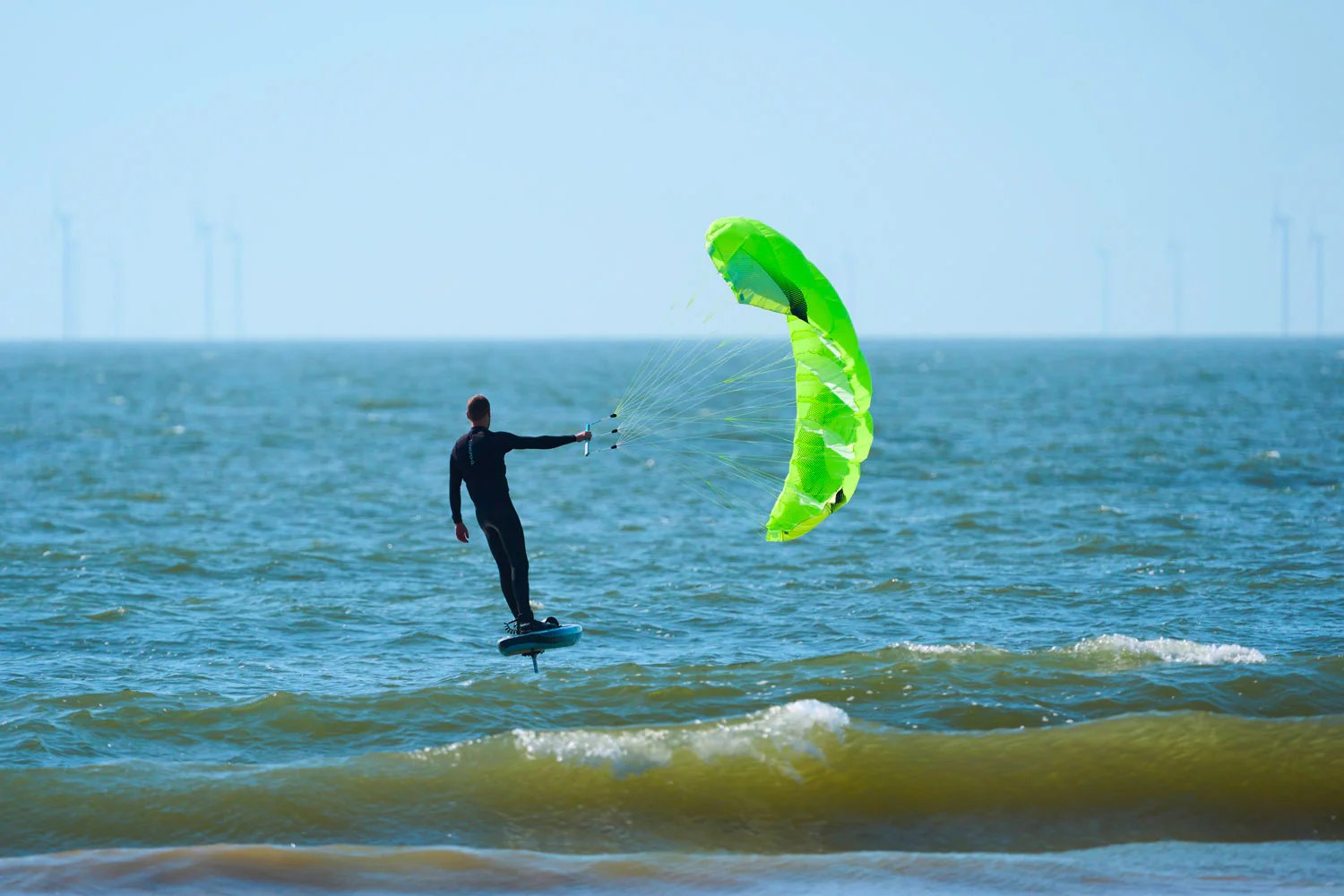 Parawing pamoka – kombinacija tarp wing foil ir kaitavimo ant vandens
