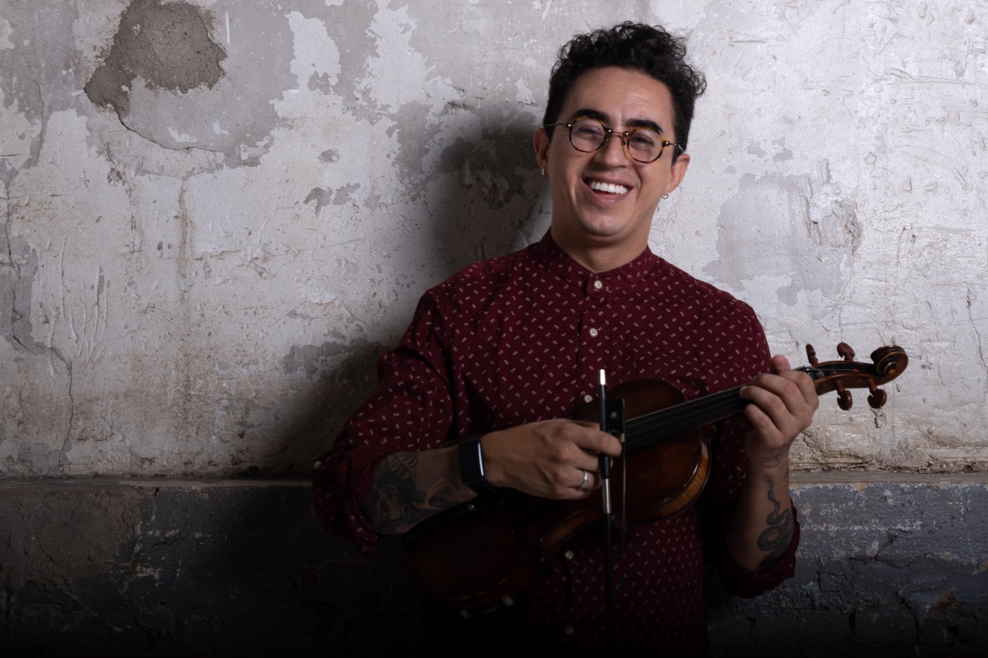 Violín eléctrico de Mauro Ruiz en actuación para bodas y eventos premium en Valencia y España