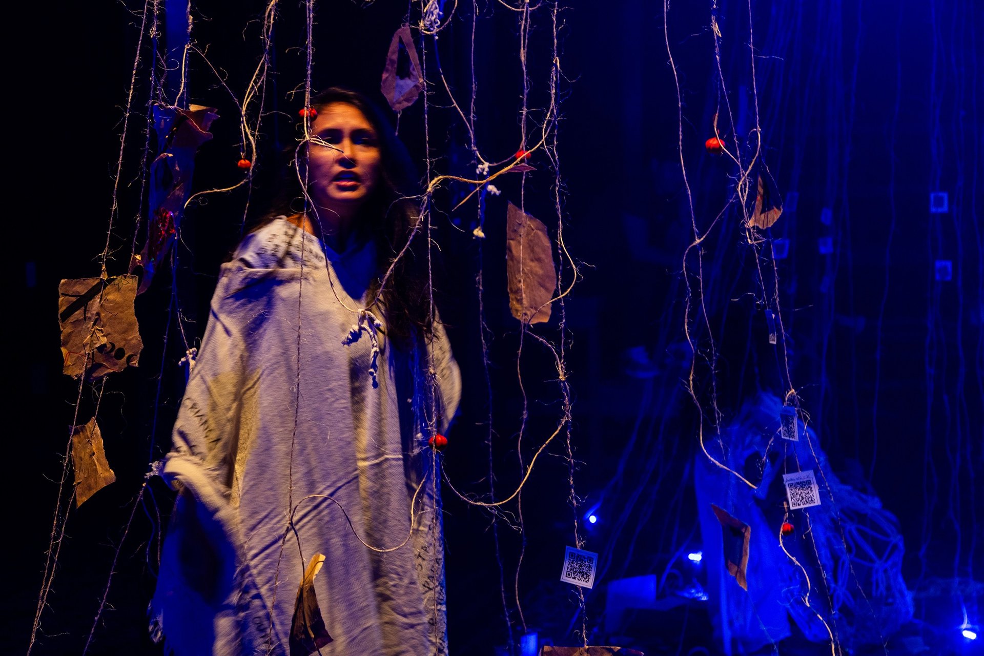 Performance-instalação Religare. Foto: Yasmin Alves