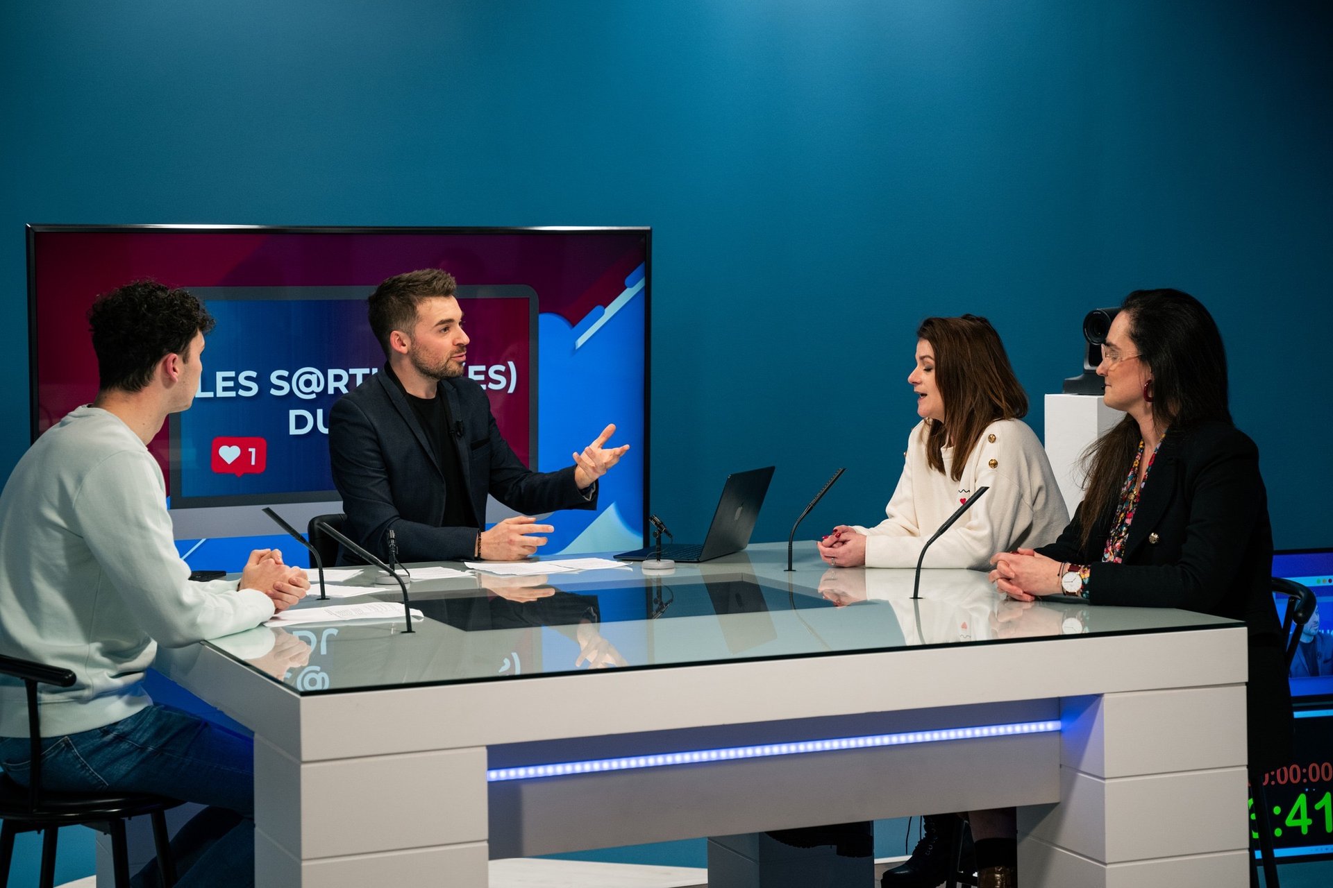 Aurélien Cailloce speaker animateur professionnel TV radio Youtube Web Production Audiovisuelle