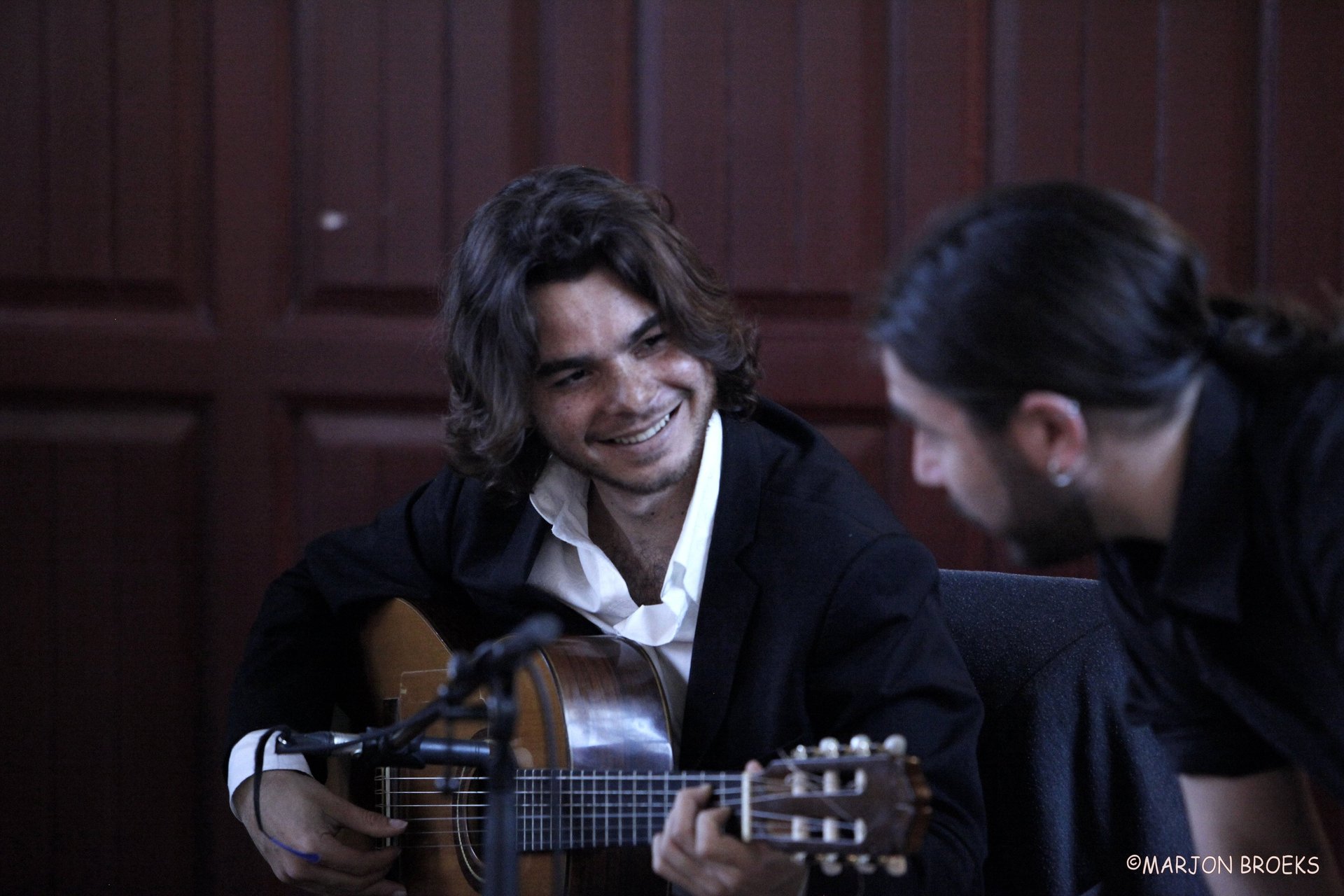 Professional guitarist teaching guitar in Delfshaven, Rotterdam west