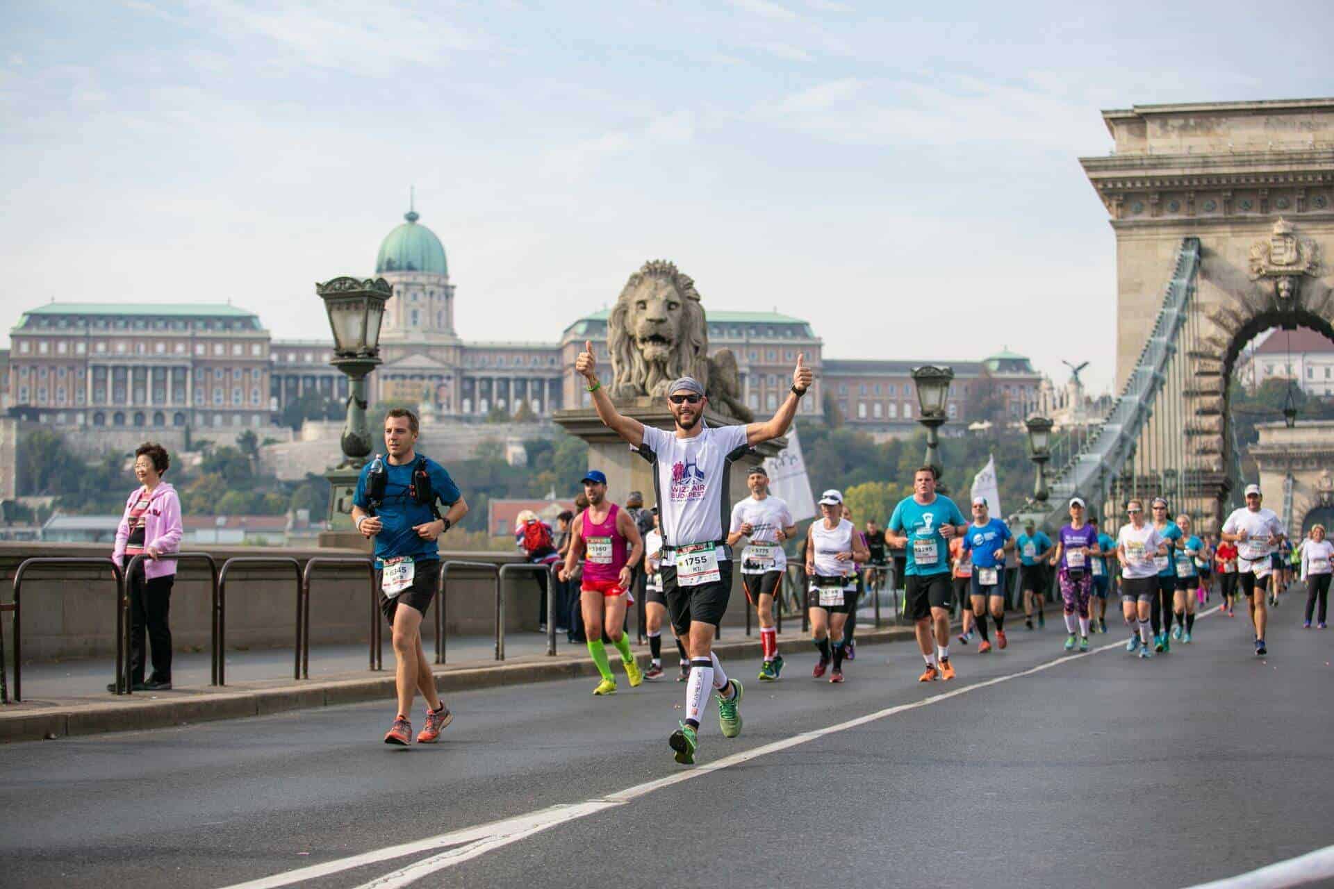 Maraton w Budapeszcie i Zamek Królewski w tle