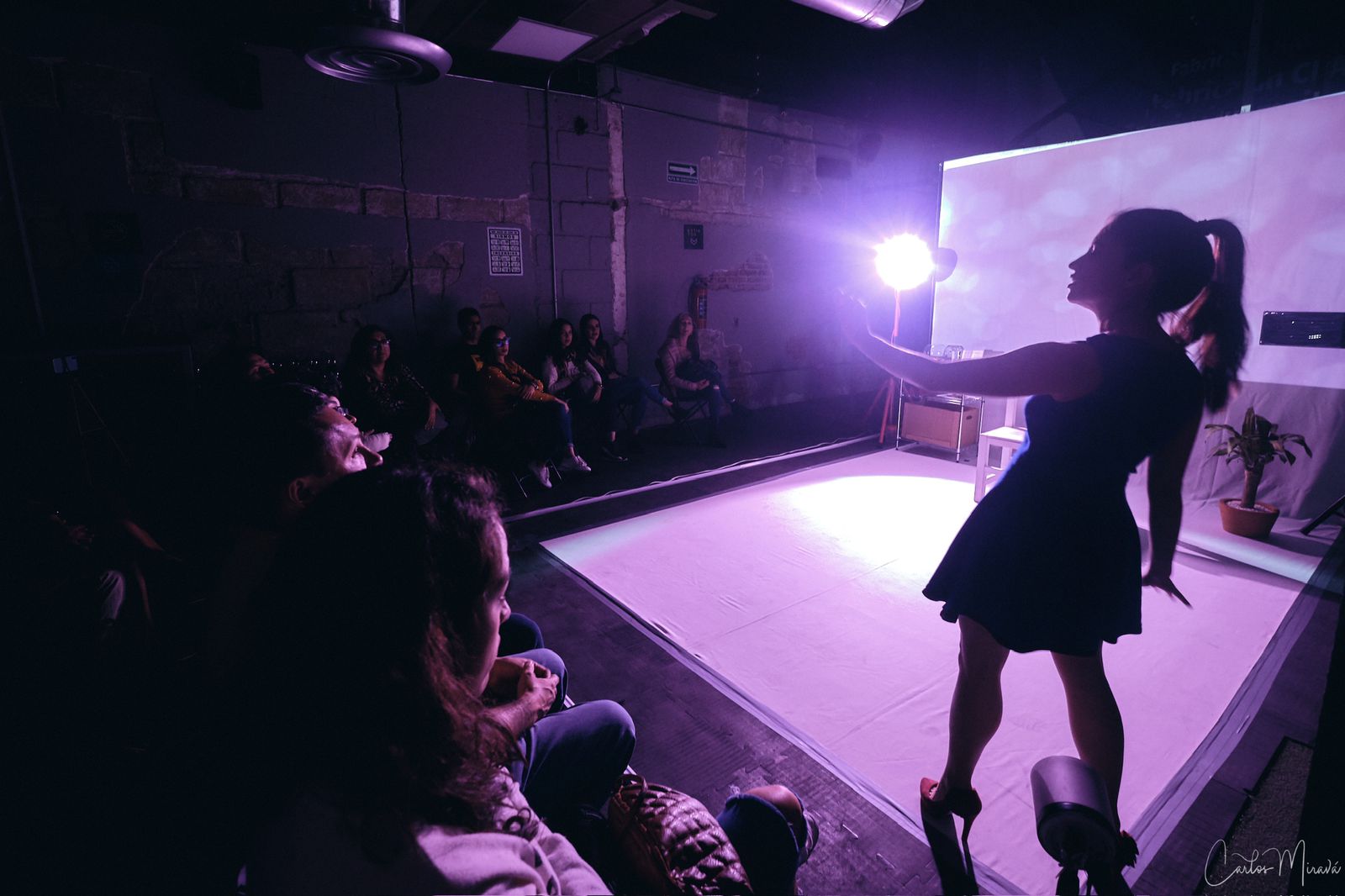 Paulina Orduño en "Intentos para deshacerse del dolor"