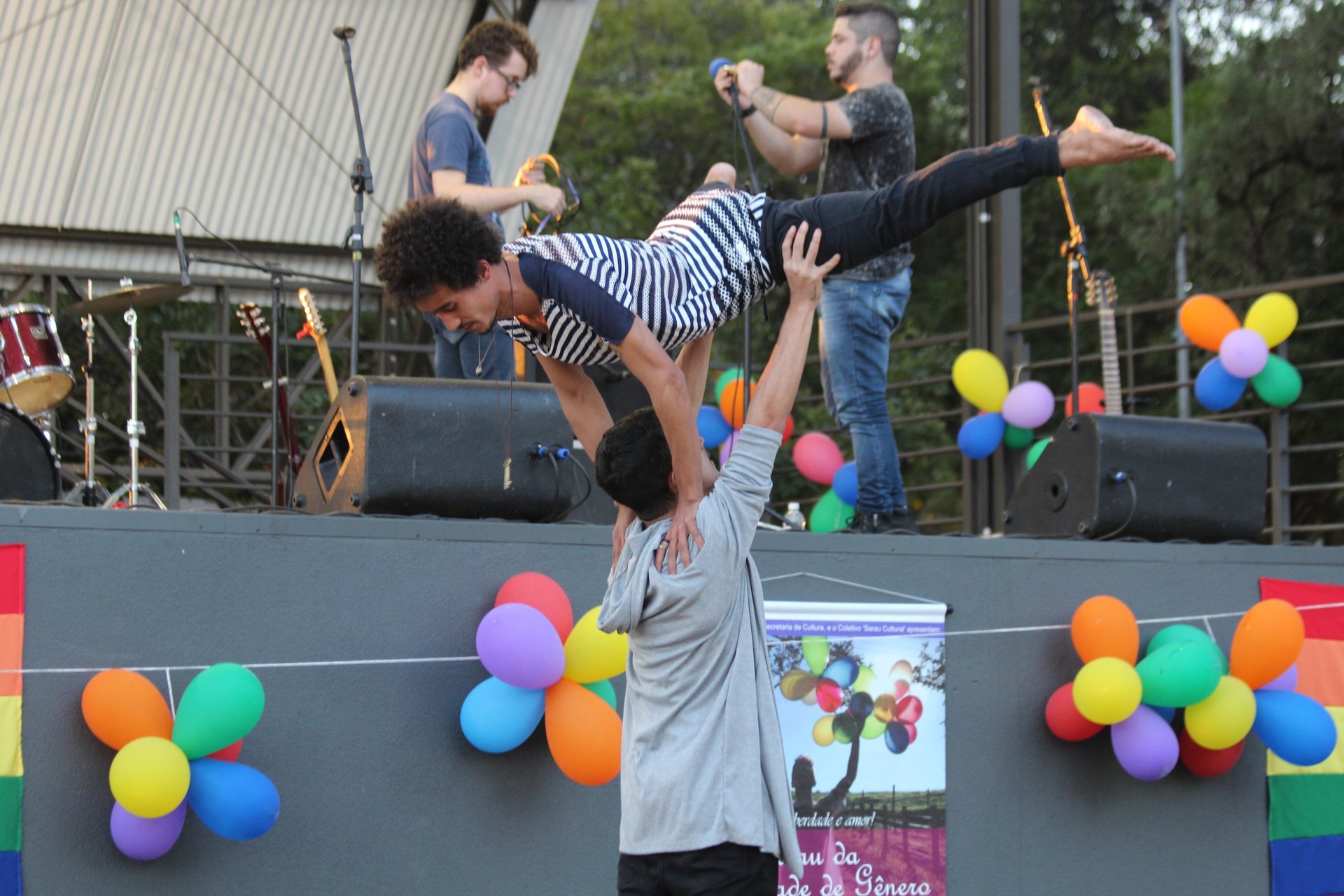 Dança no parque Juca Mulato pelo Sarau da Diversidade em 2017