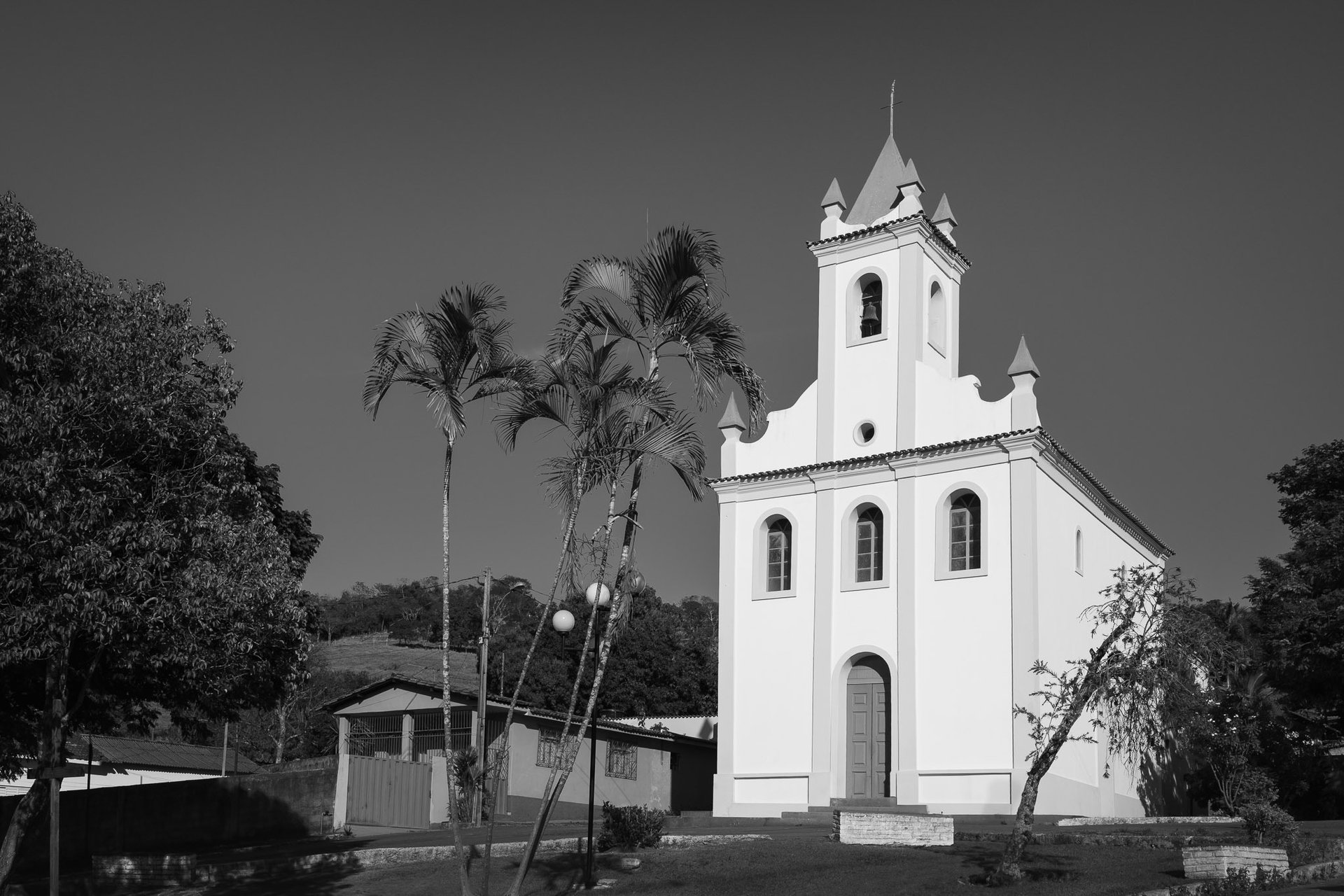 Fotografia autoral com a Capela do Rosário em Onça de Pitangui/MG para impressão Fine Art.