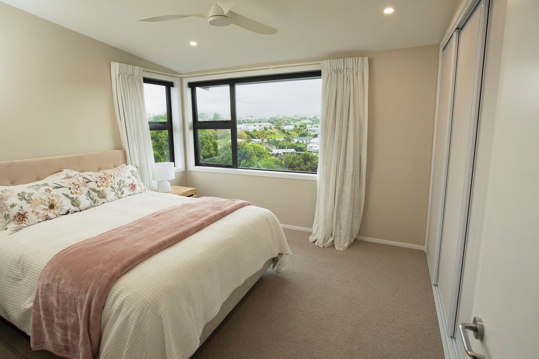 Downstairs bedroom - CHR Builders - Northland