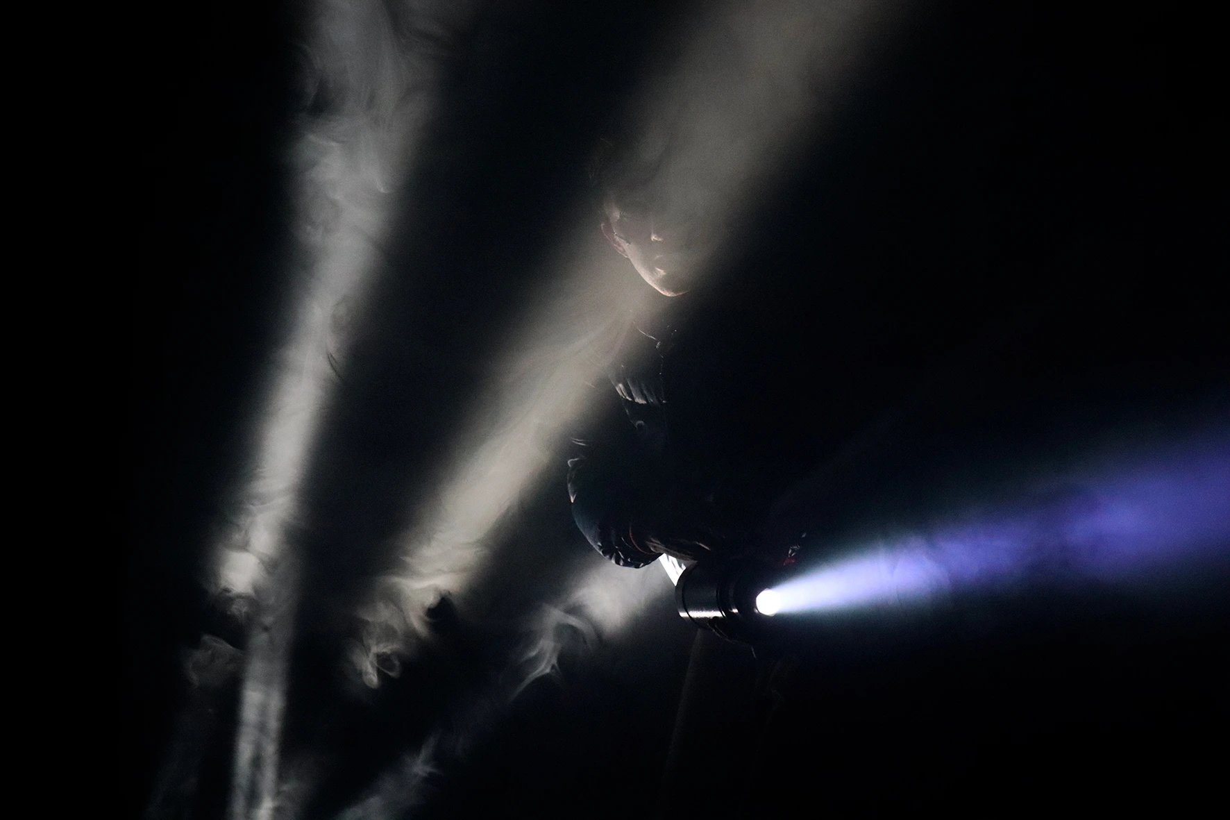 Spectacle - ONDES DE CHOC - Compagnie SITIO - DR 4 - ARTEPHILE AVIGNON OFF 2026