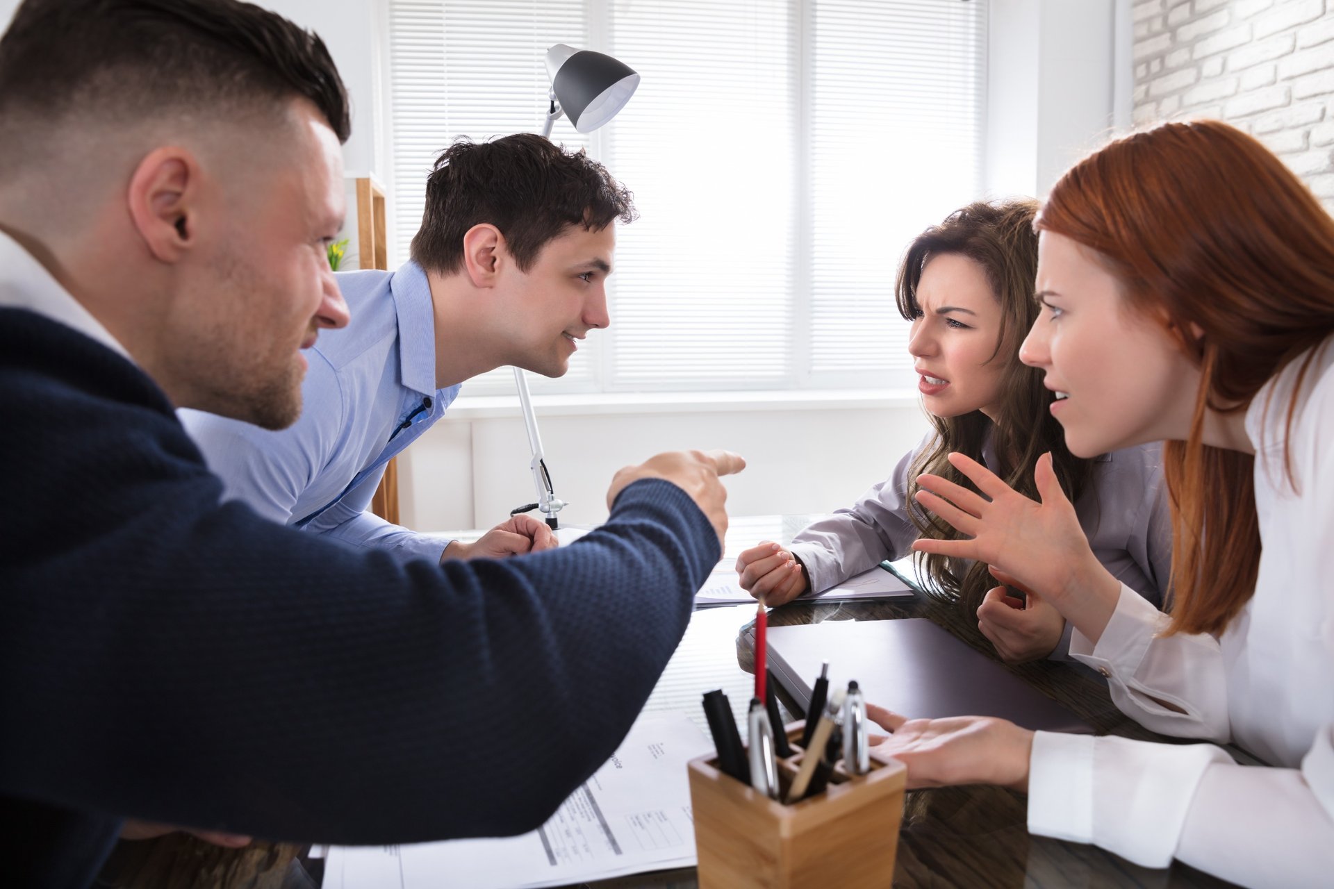 Gestion de conflit au travail : exemples de confrontations entre collègues