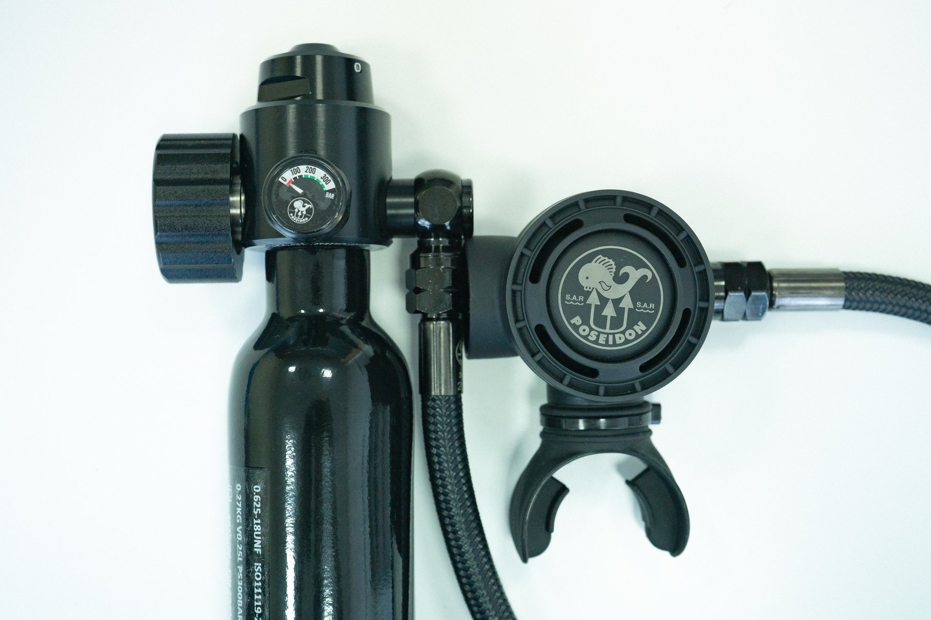 Emergency breathing system (EBS) Poseidon. Aviation. Security on board. Crash. Survival.