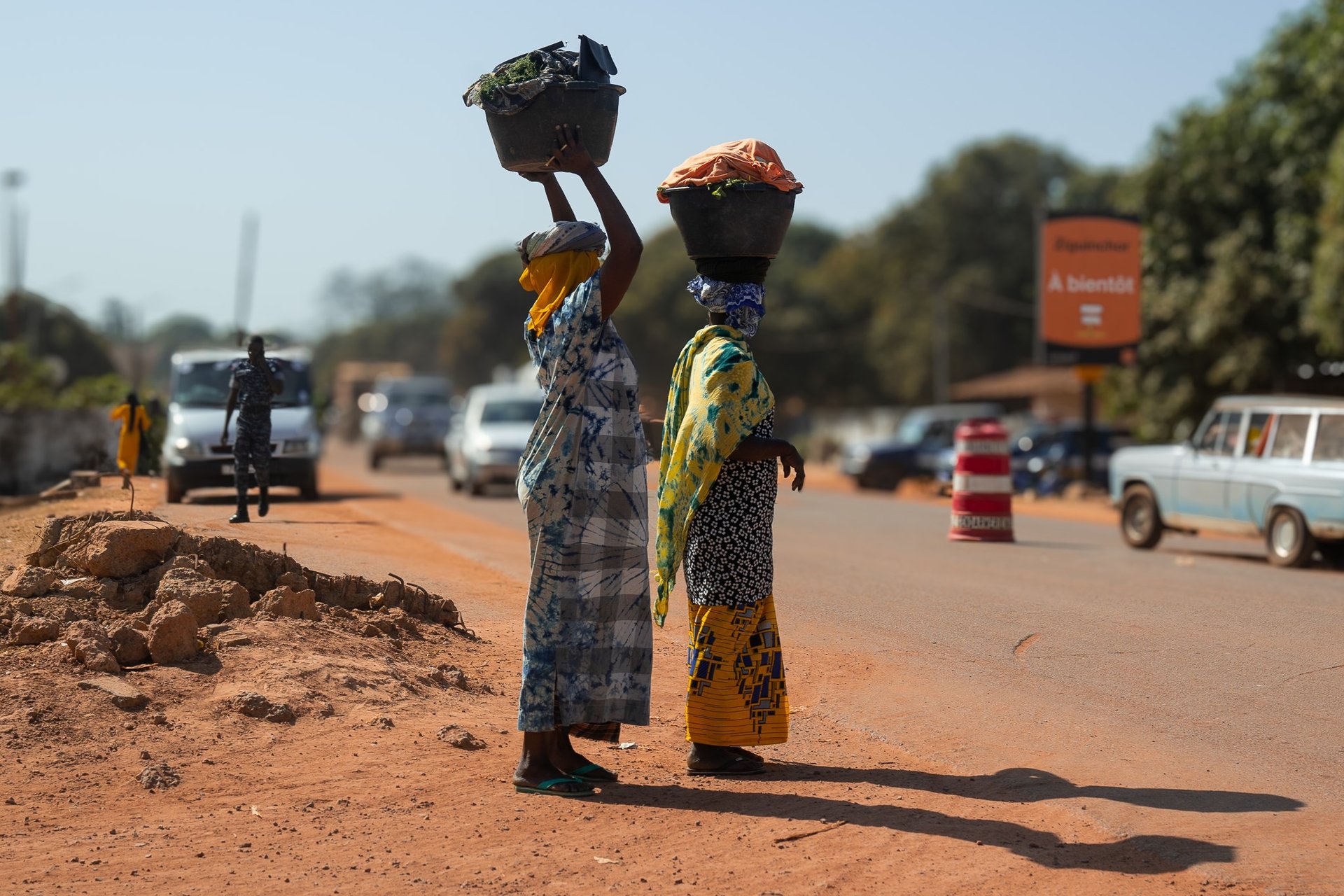 Mama sénégalaise porter sur la tête
