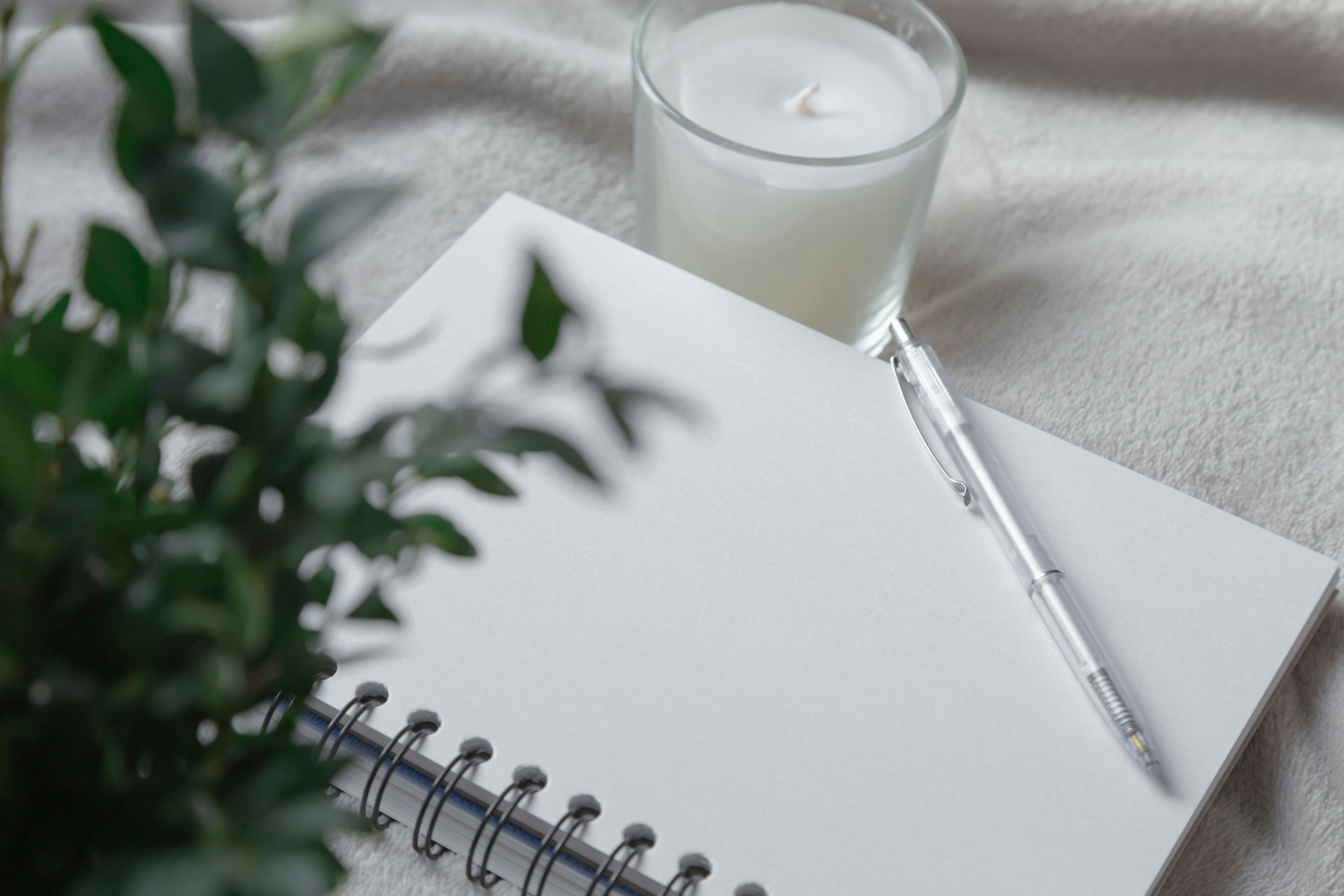 Cozy journaling setup for tracking energy and stress patterns