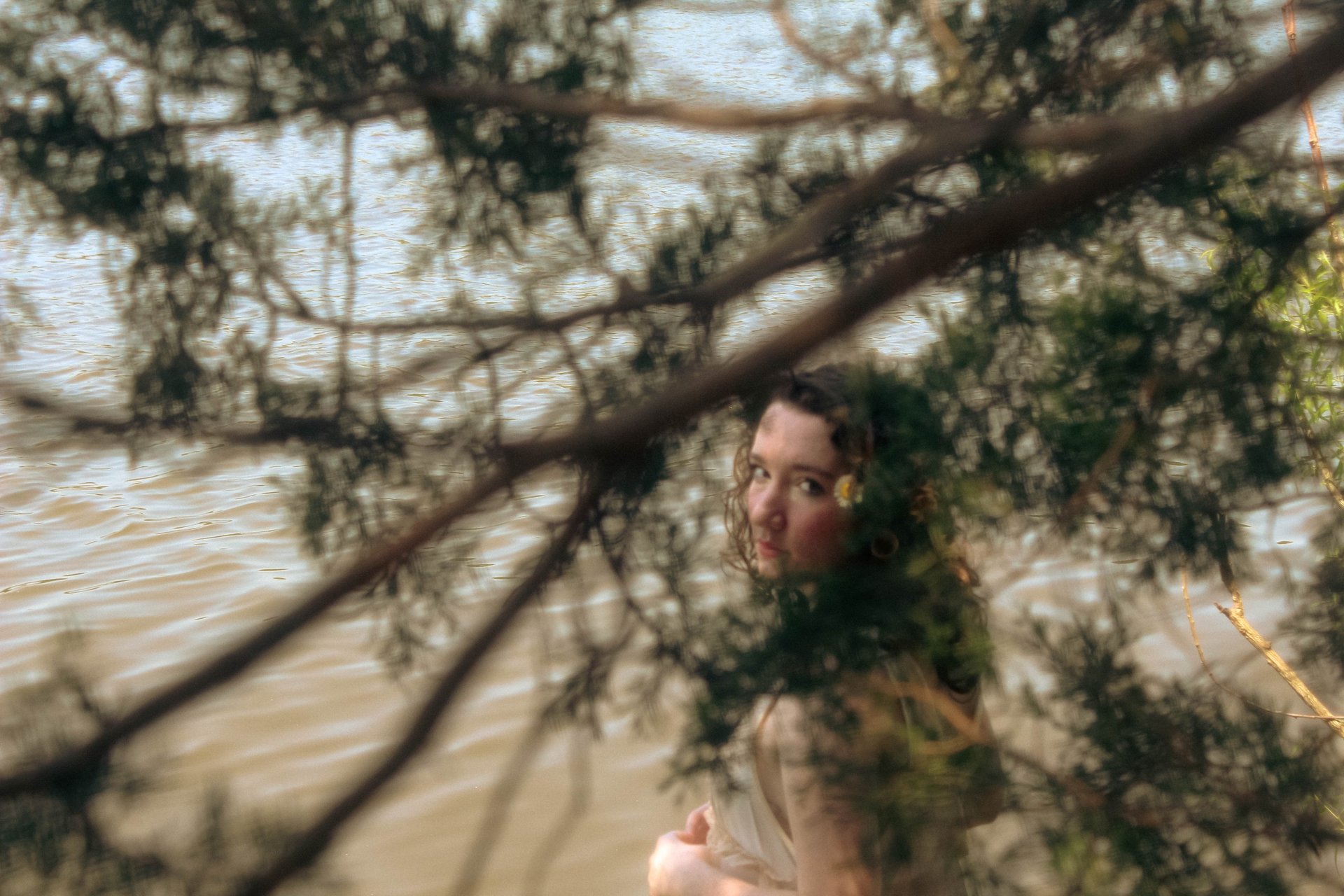 dreamy portrait of fauquier high school senior at crockett park, midland, virginia