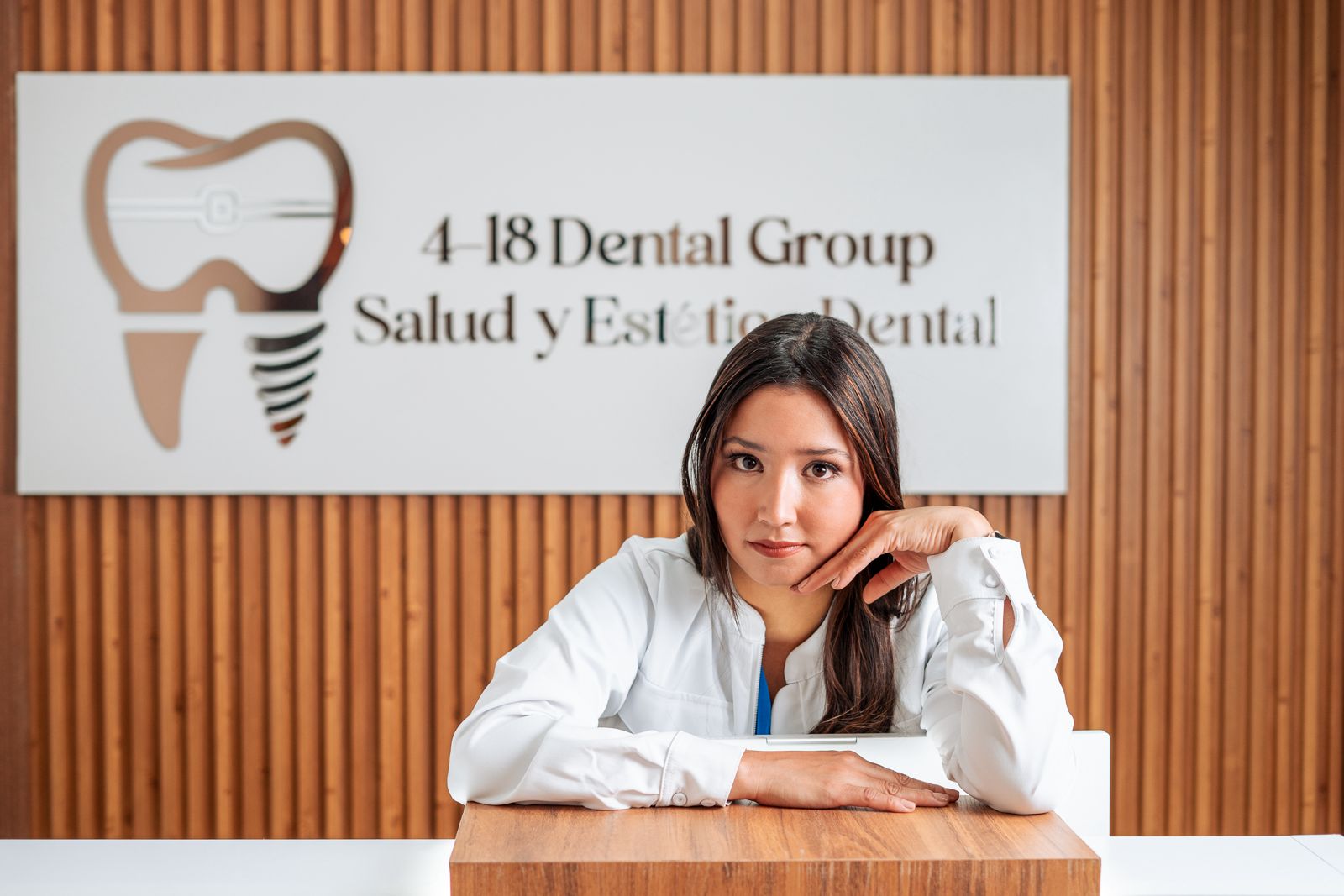 Especialista en ortodoncia con brackets y alineadores dentalesJohana Toro