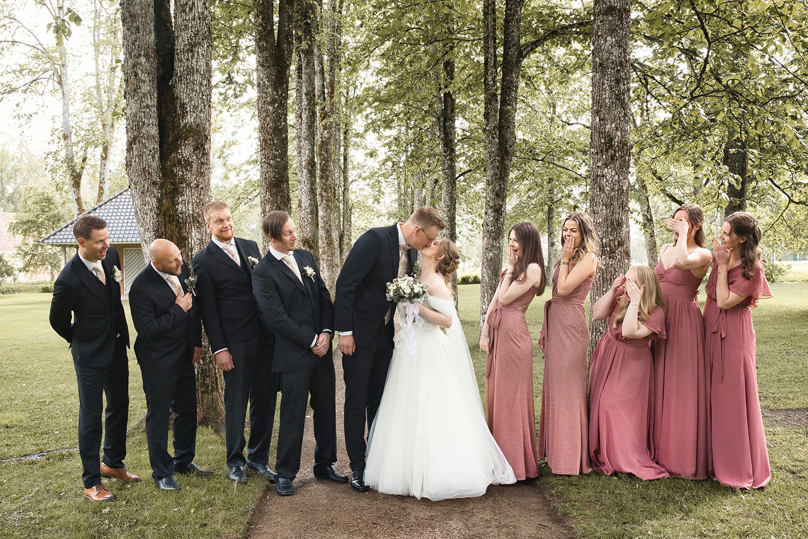 bryllup i skogen eller parken