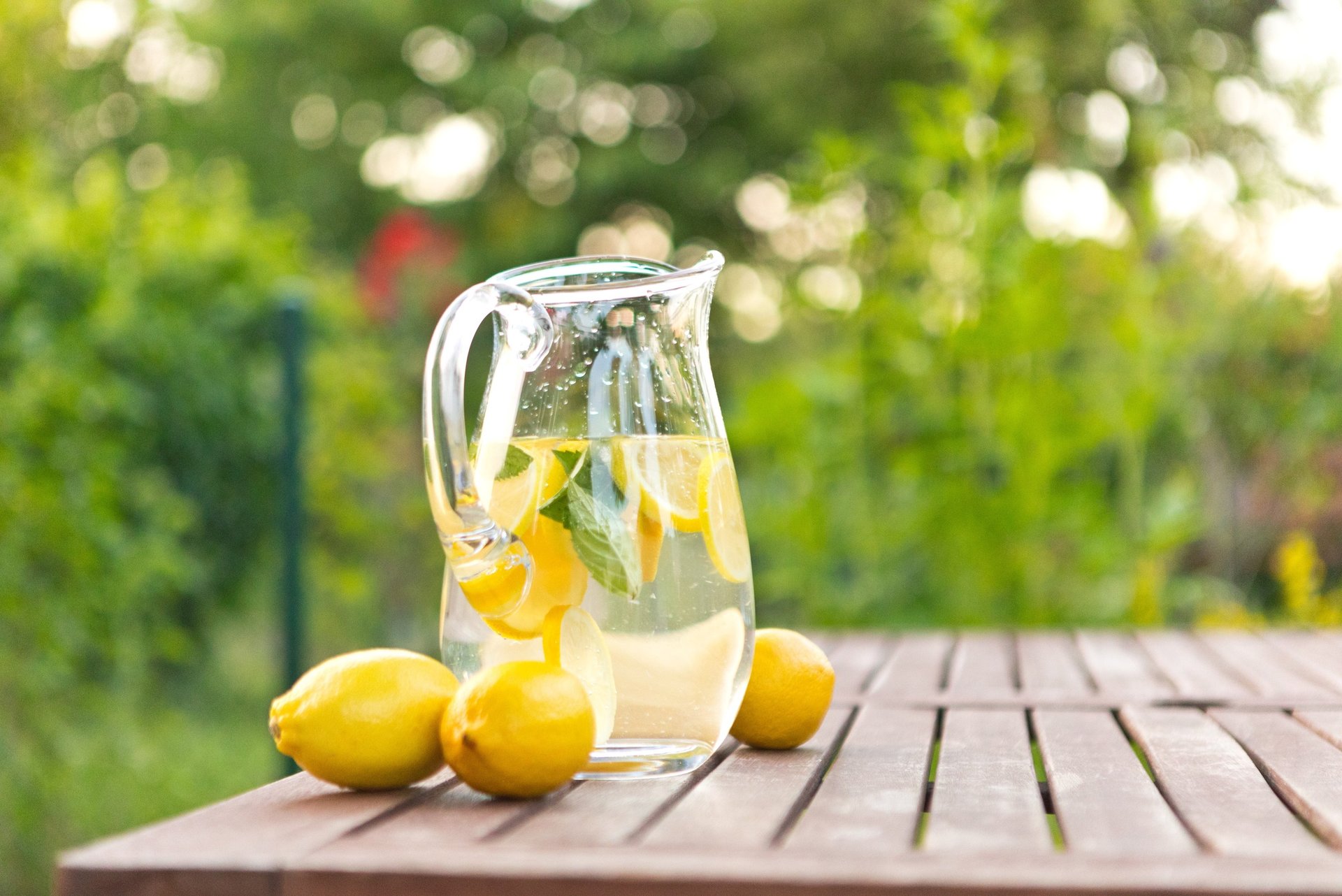 Zitronenwasser