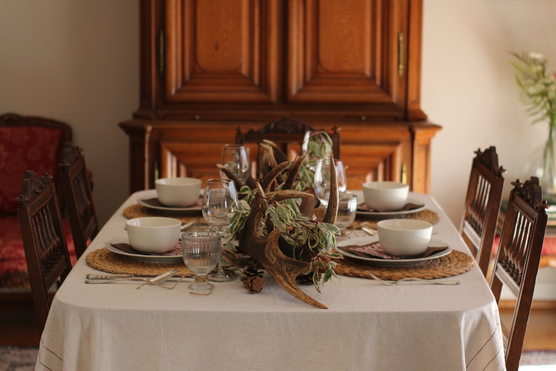 Brame des Cerfs – table automnale raffinée : art de la table et décoration naturelle et élégante.