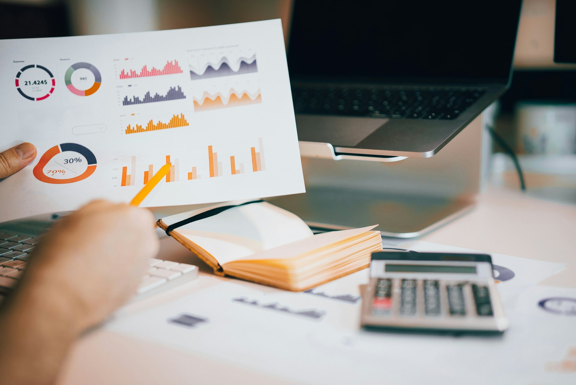 Faire des recherches sur des documents, analyse de graphique et prise de notes.