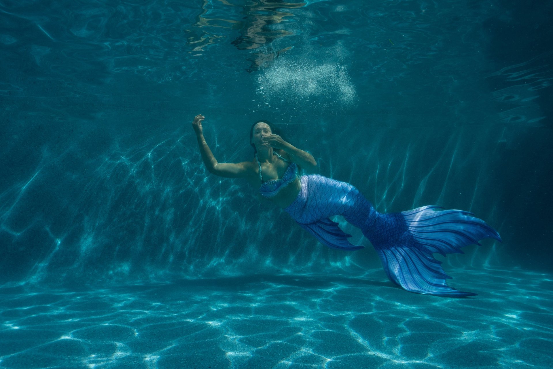 Moana Heart Mermaid blowing a kiss