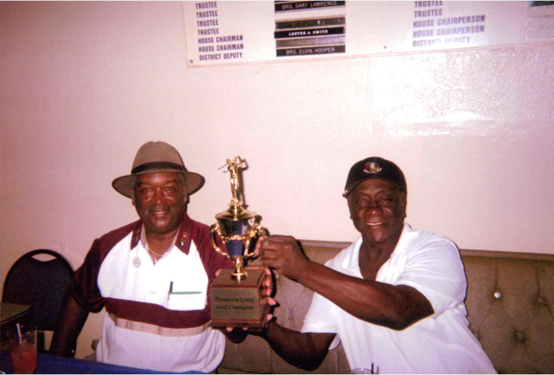 Par Four Golf Club image of two champions