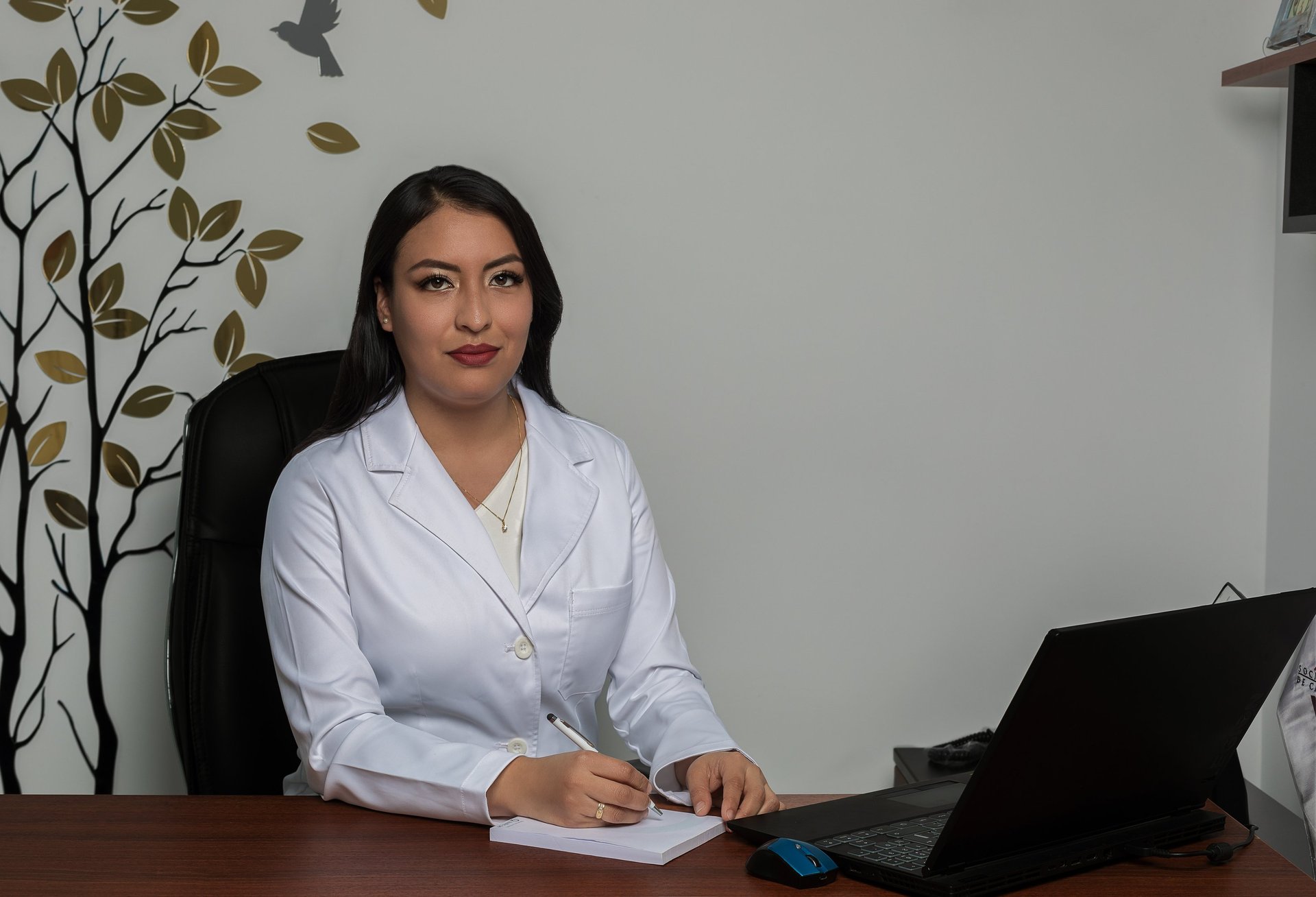 Dra. Lilyan Marissel - Cirugía Plástica y Estética - Especialista - certificada