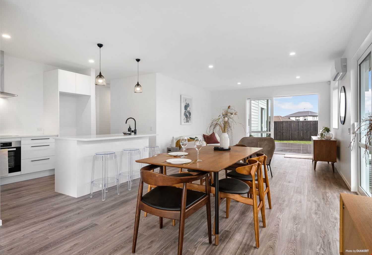 Open plan living - Auckland new build Highend Homes