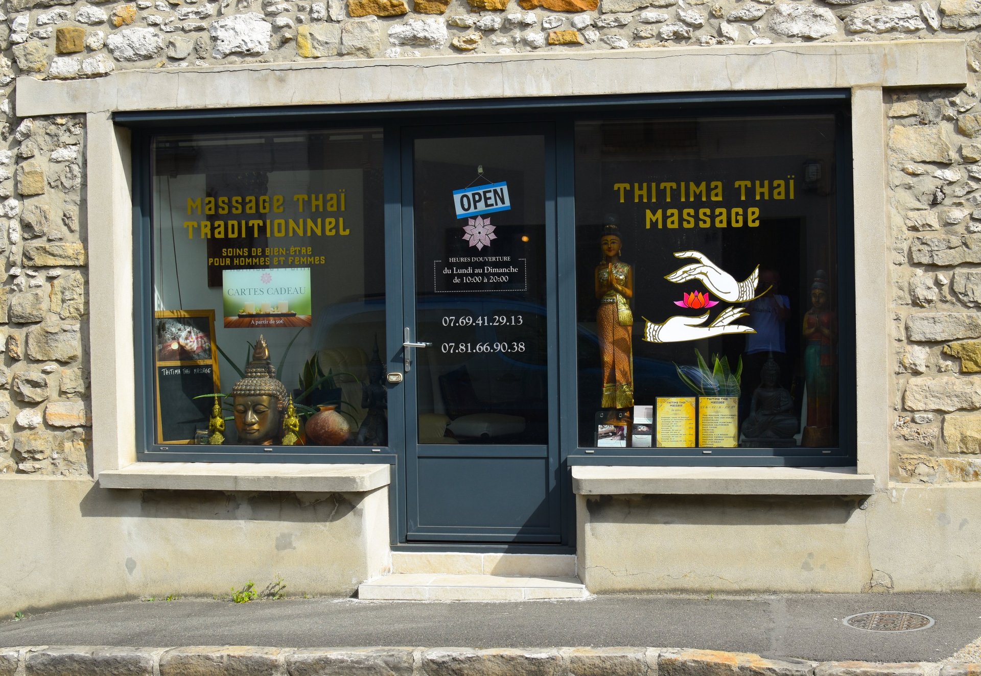 SAINT MAMMES salon massage