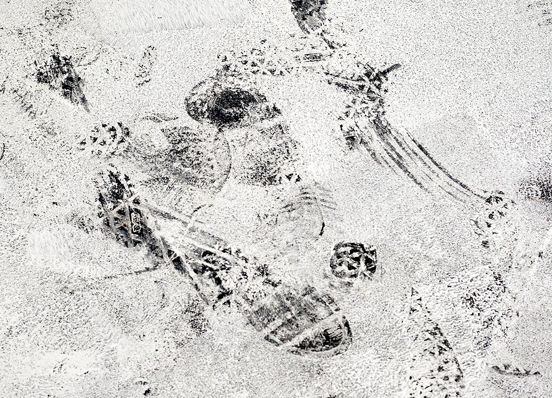 détail de sol suite à la performance : le sol est un palimpseste