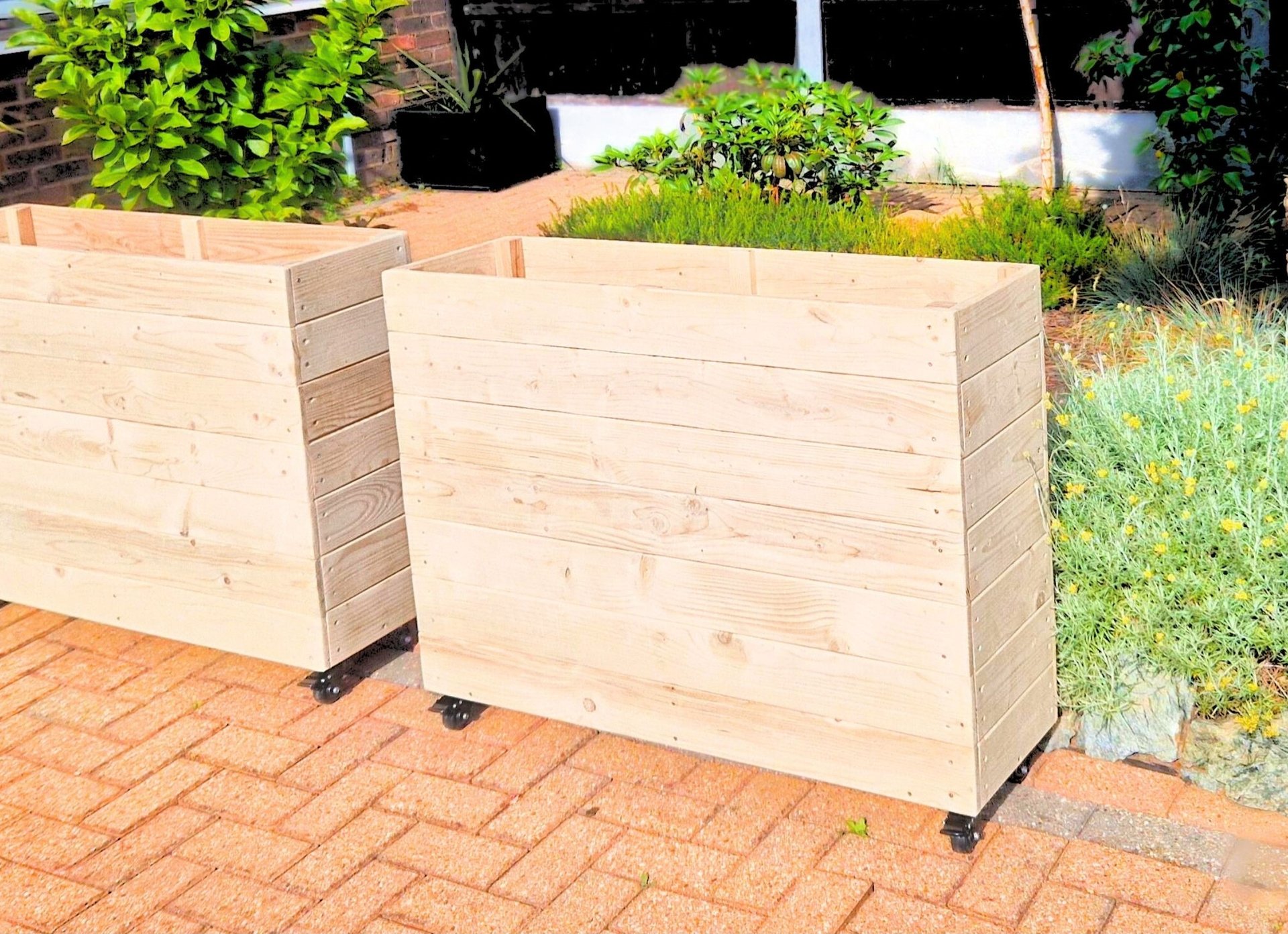 commercial planter restaurant planter on wheels shallow bottom WOODEN OUTDOOR PLANTER GARDEN SOLID WOOD HANDMADE UK LONDON TH