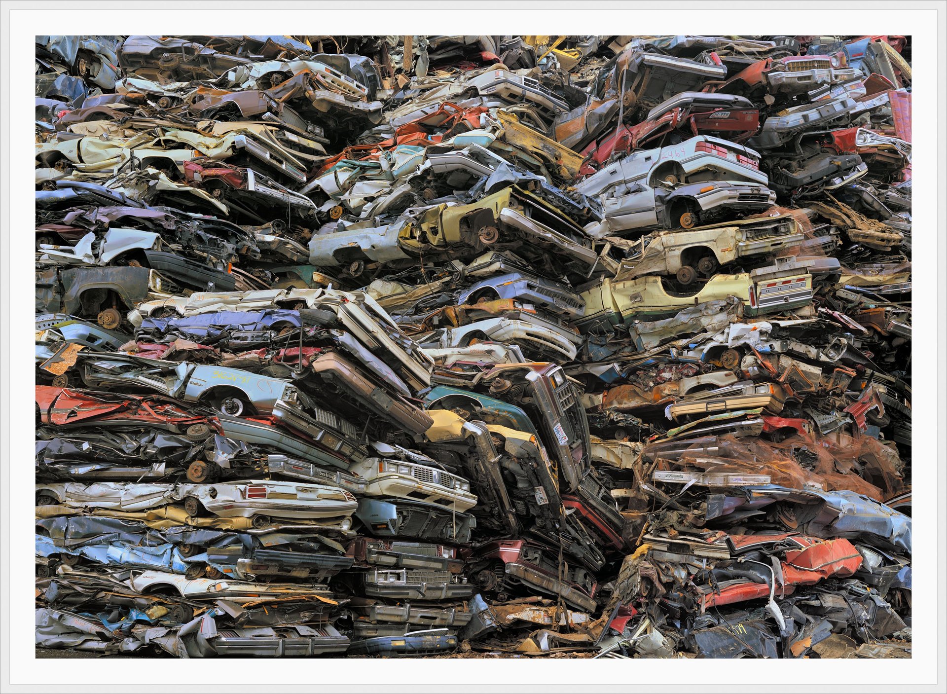 Chris Jordan, um fotógrafo americano que usa imagens chocantes para ilustrar a magnitude.