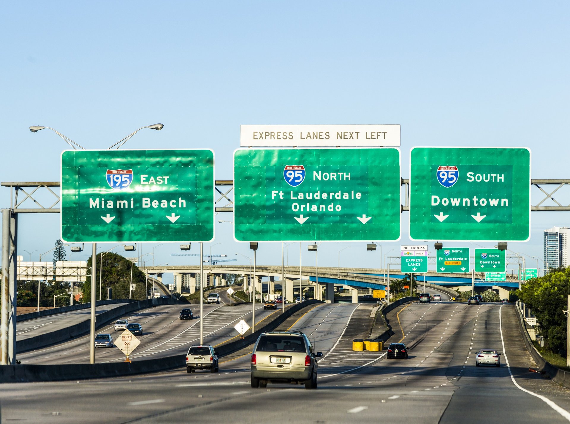 toll roads with road signs miami area