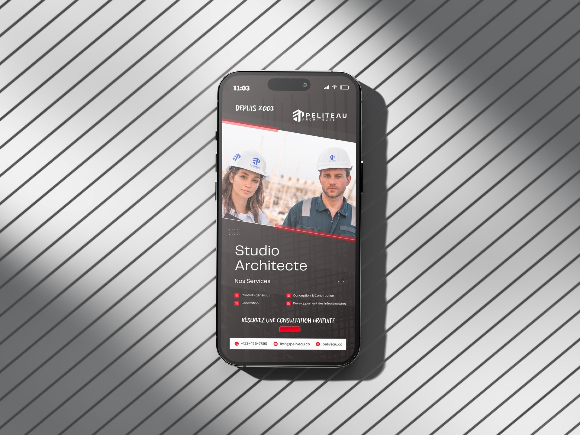 Smartphone affichant un studio d'architecture design de site web mobile avec logo.