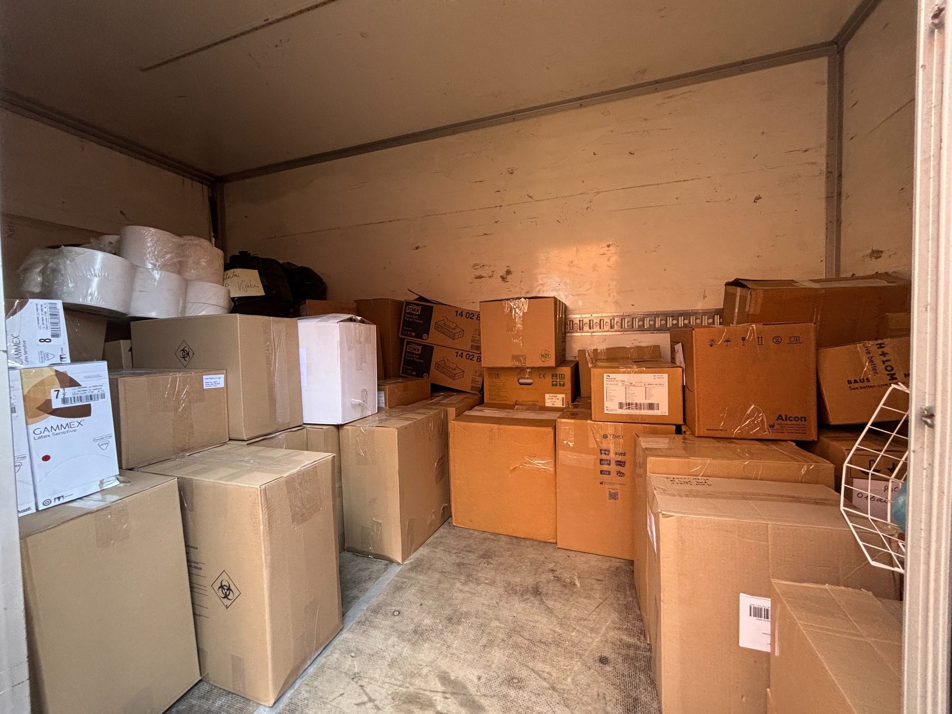 Perkraustymo kainos kaune - dėžės furgone