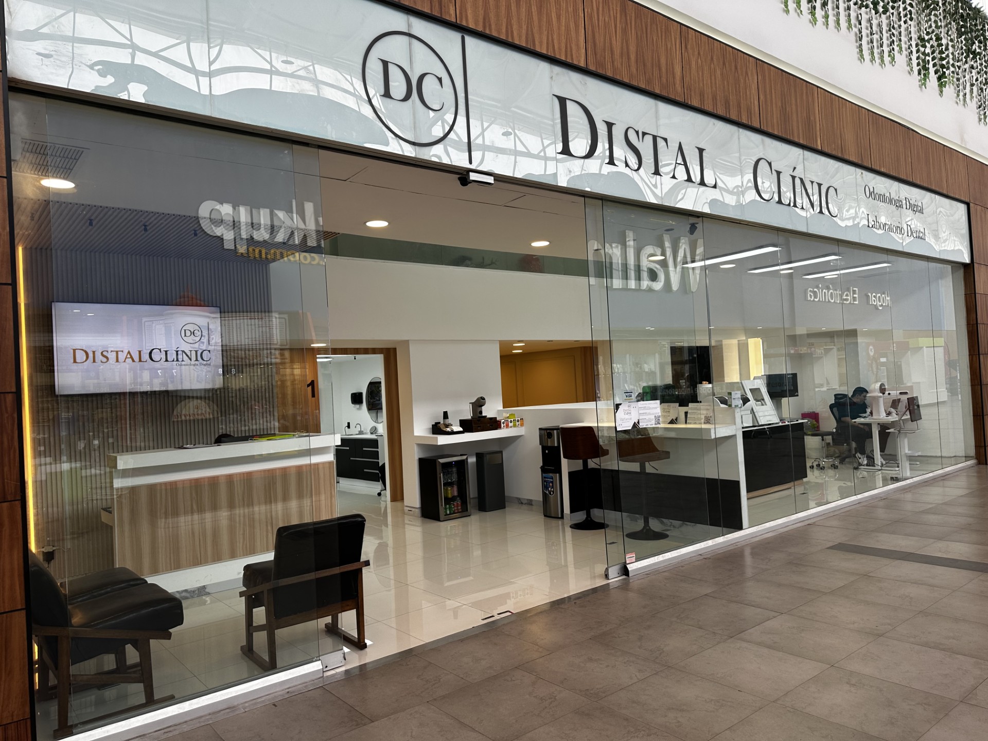 Fachada de Distalclinic Zona Esmeralda