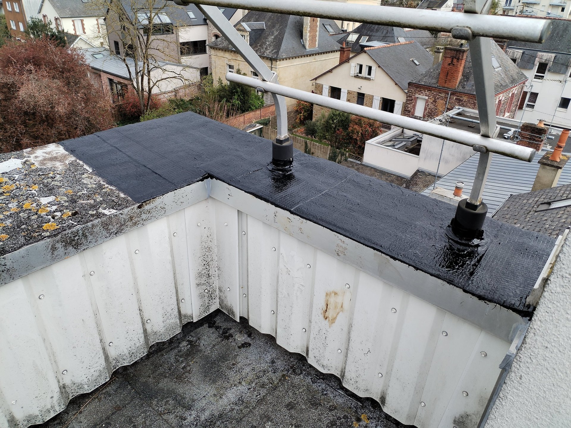 Étanchéité toiture bâtiment 35