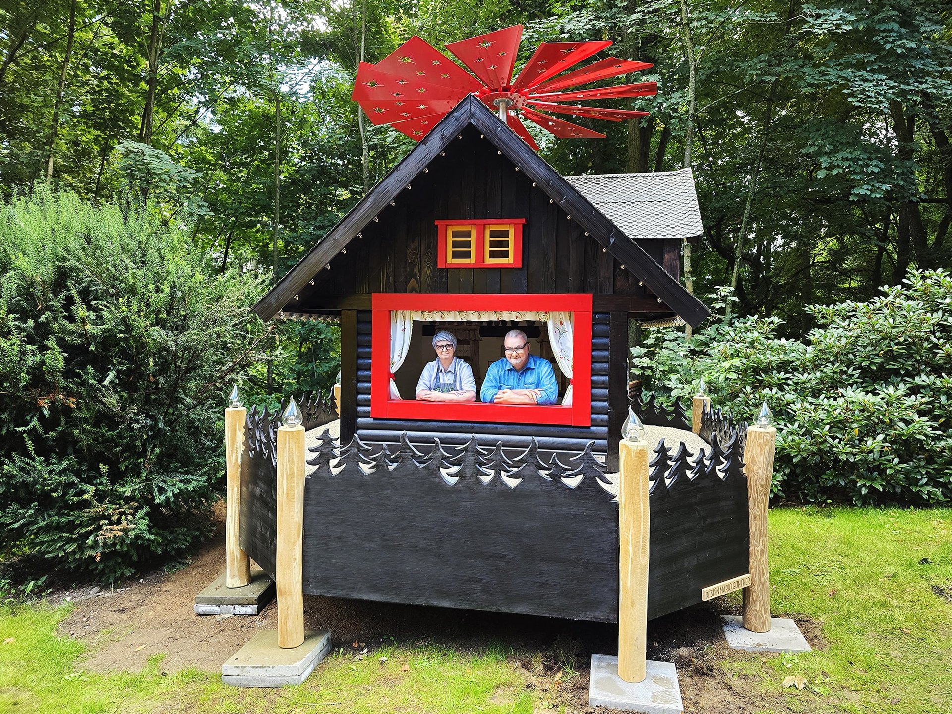 unsere Tischlerei fertigte die Pyramide zum Firmenjubiläum der Köhlerhütte