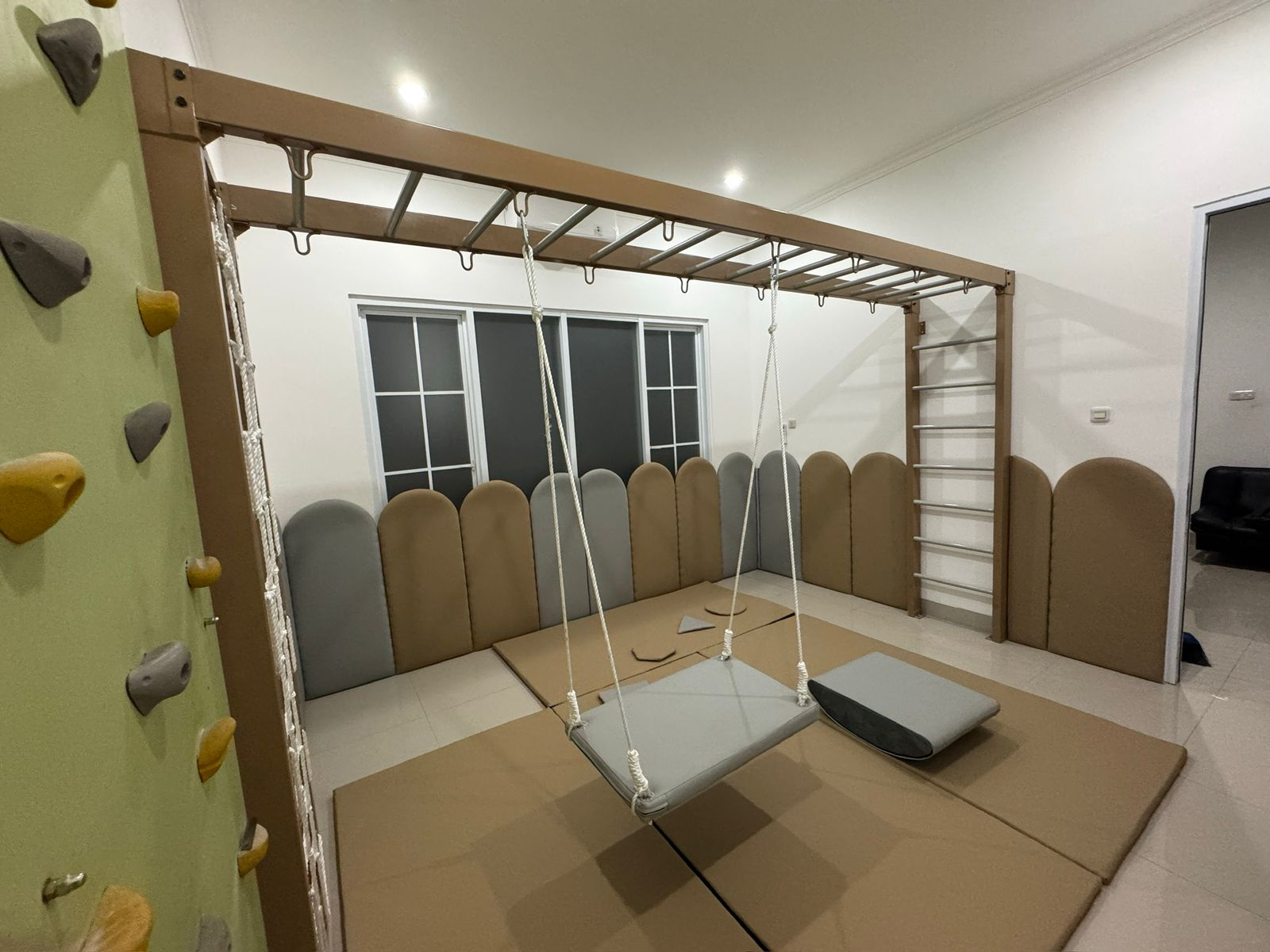 Ayunan Kotak warna Abu abu