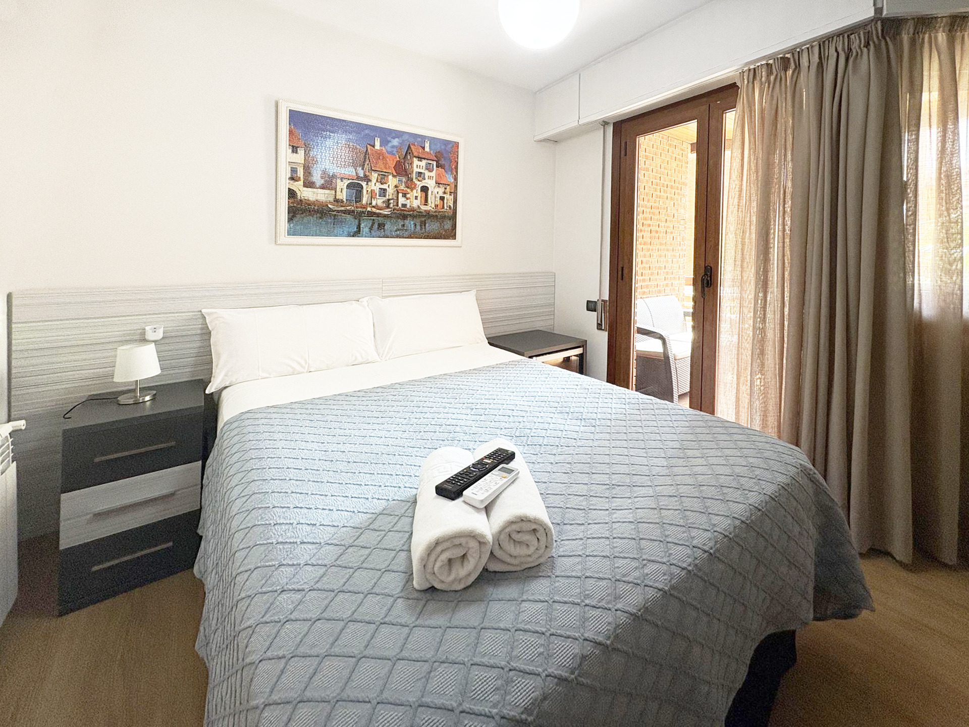 Habitación doble con balcón privado en Berceo Rooms, Logroño