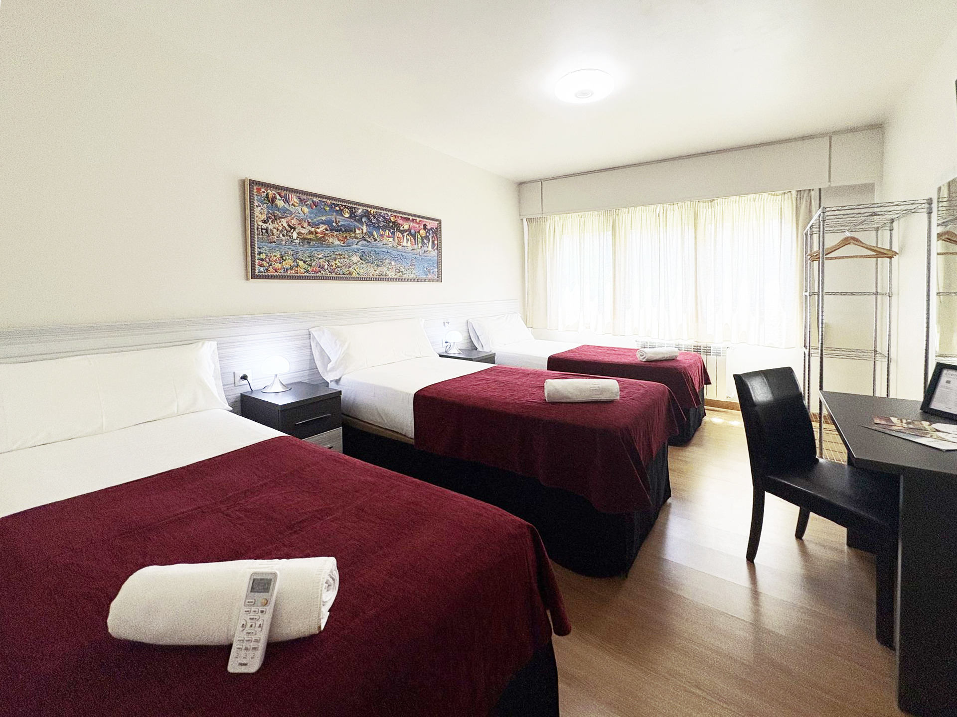 Habitación triple en Berceo Rooms, Logroño