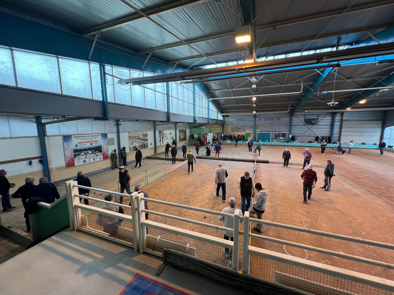 vue intérieur du boulodrome de la bâtie