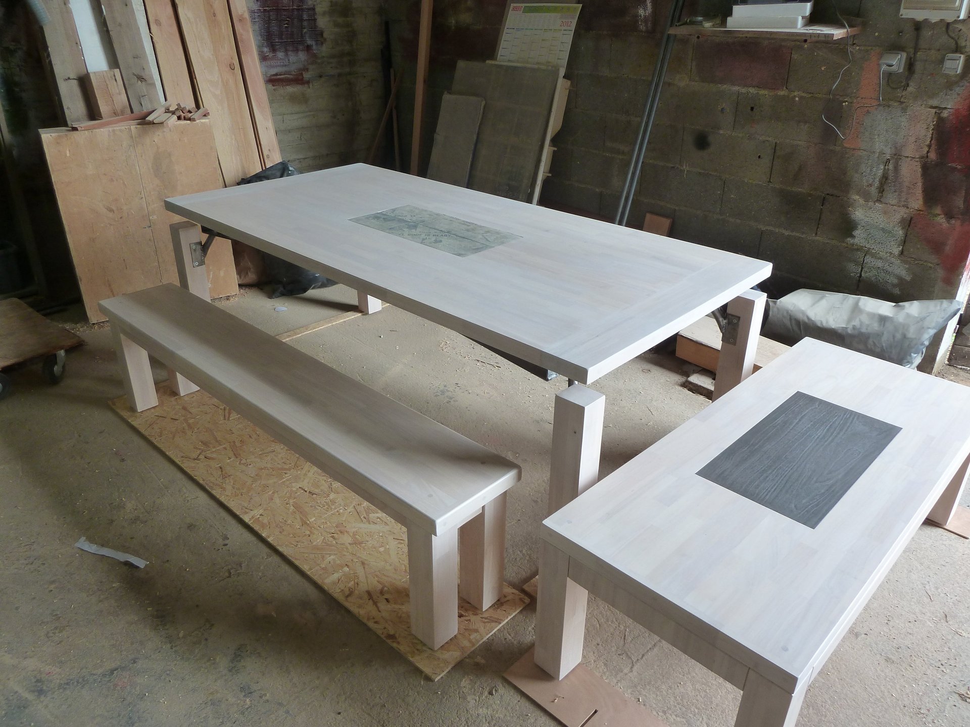 tables de salon et salle à manger en bois