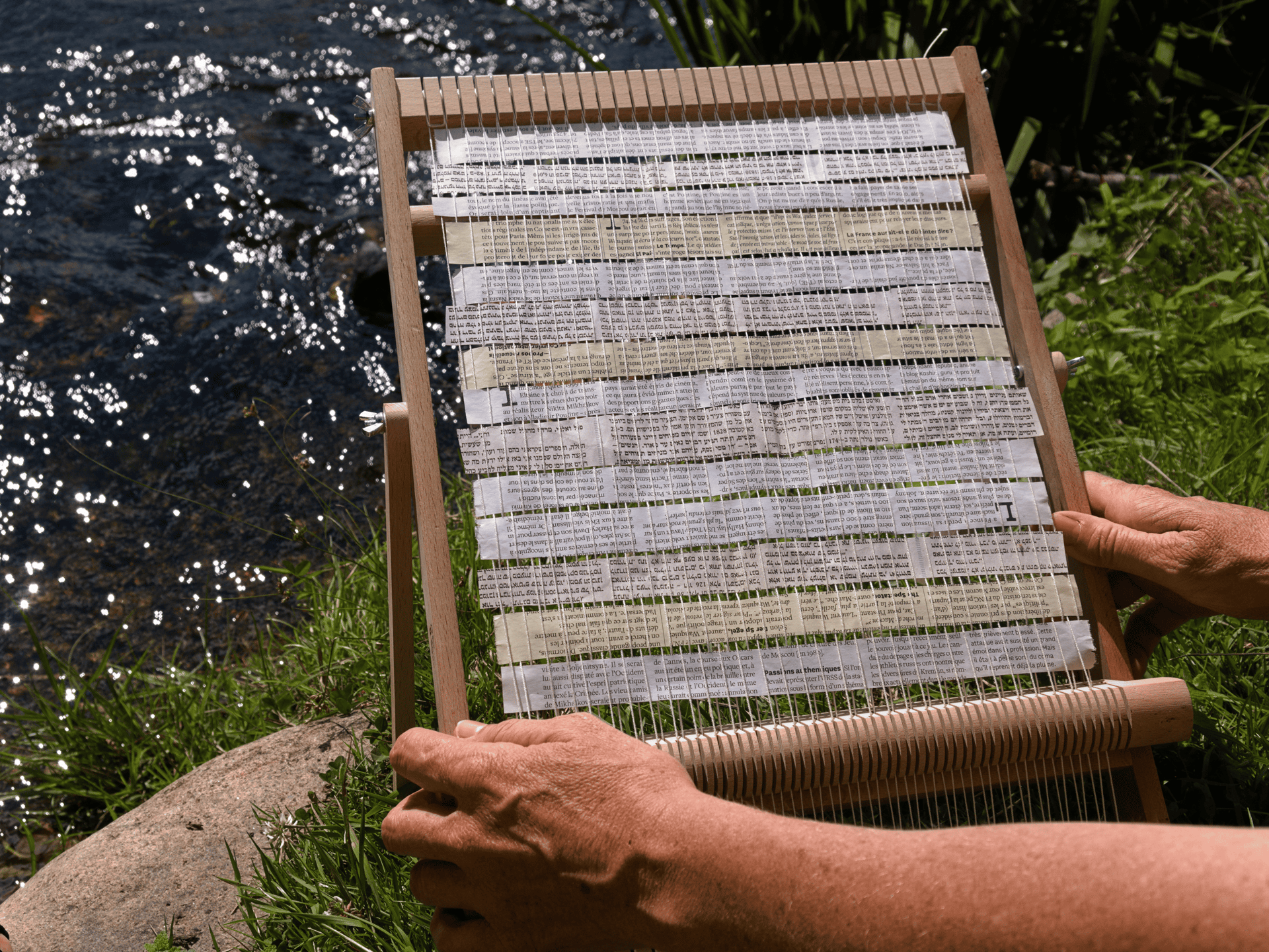 Tisser les mots pour former une nouvelle histoire.