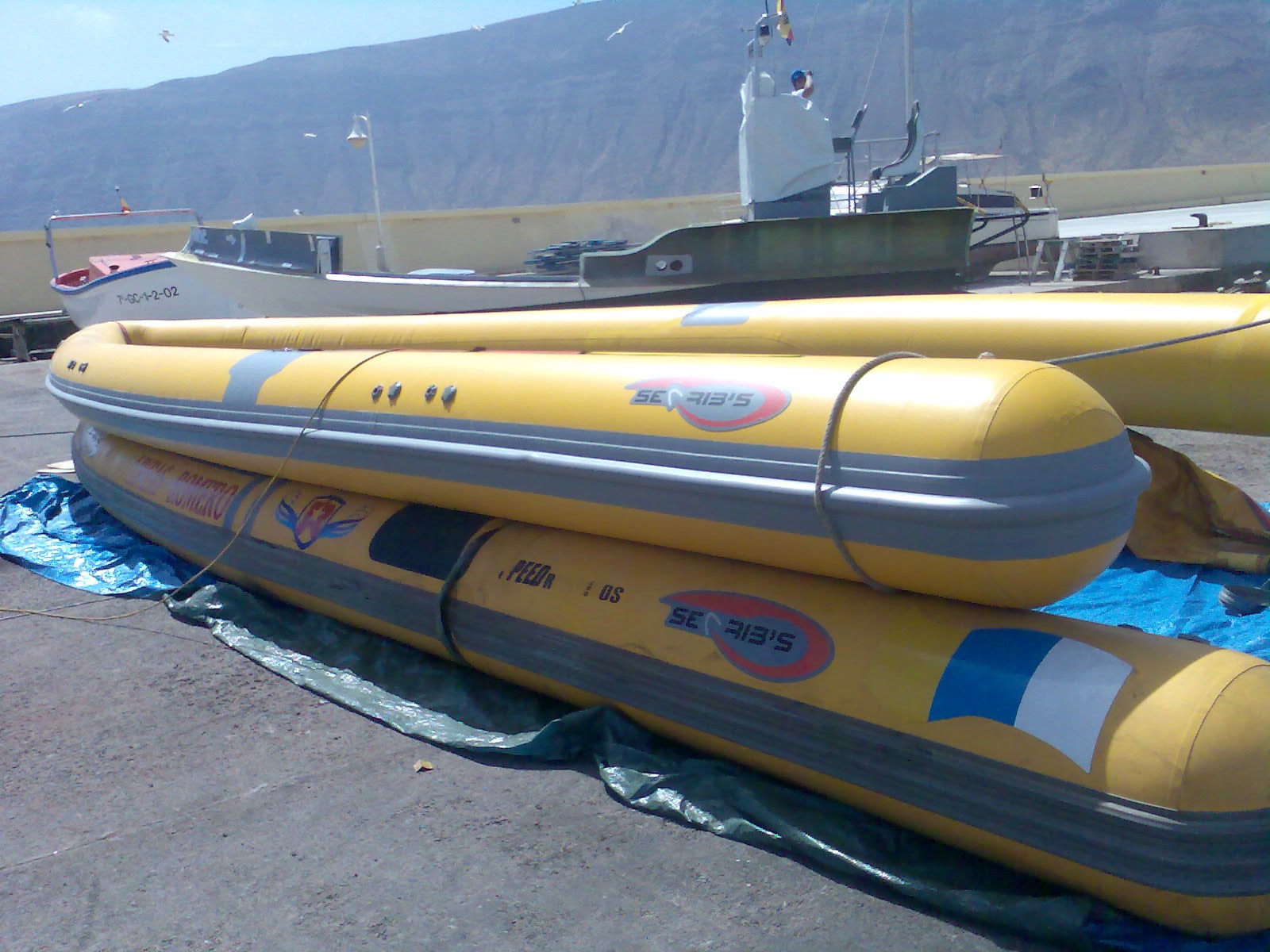 Dos pontones o tubulares en neopreno hypalon de una semirrígida de 10,50m searib's