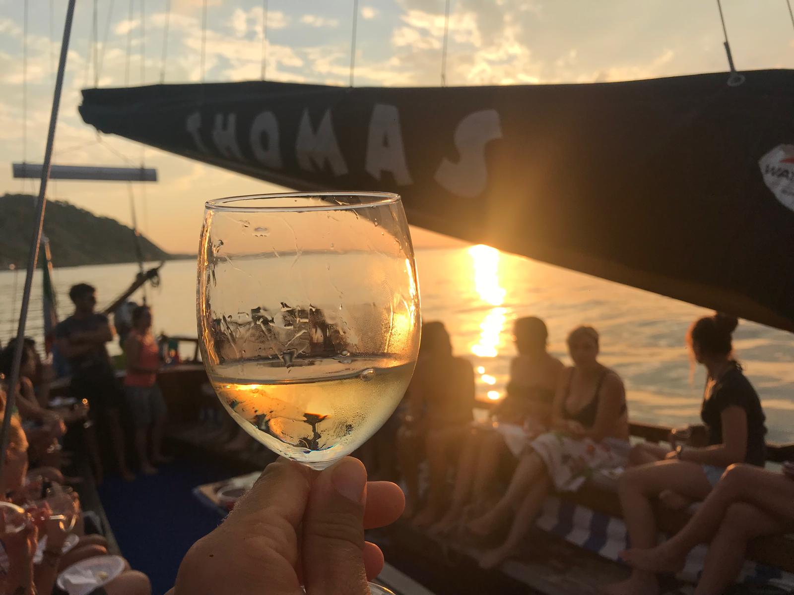 Aperitivo in barca, Cutter Falco, aperitivo al tramonto