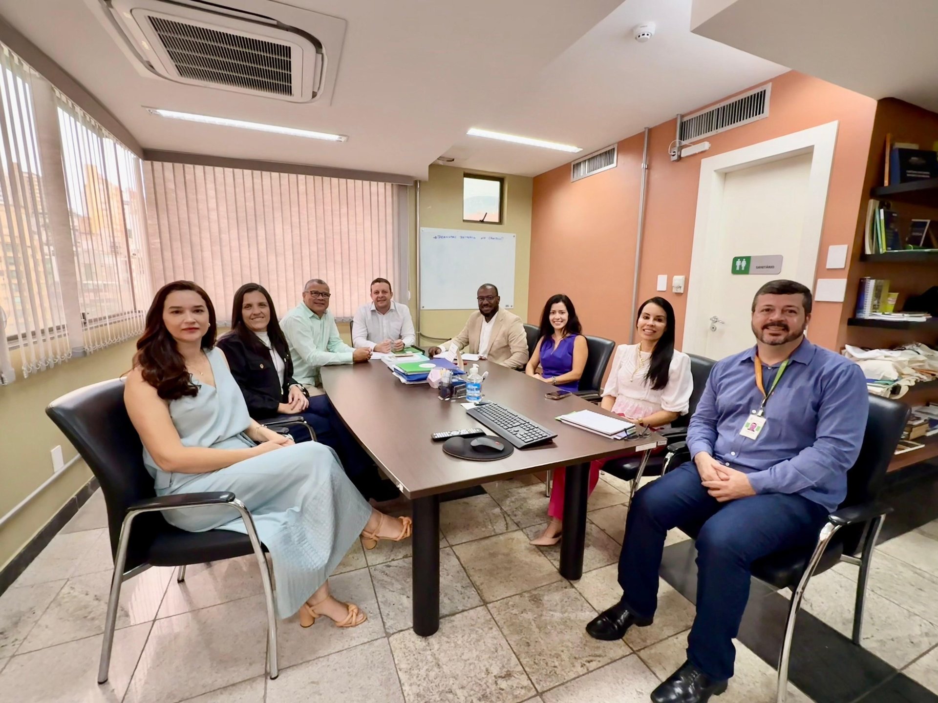 Reunião de assinatura de contrato do PopRua entre a FAPIFMG e o IFMG.