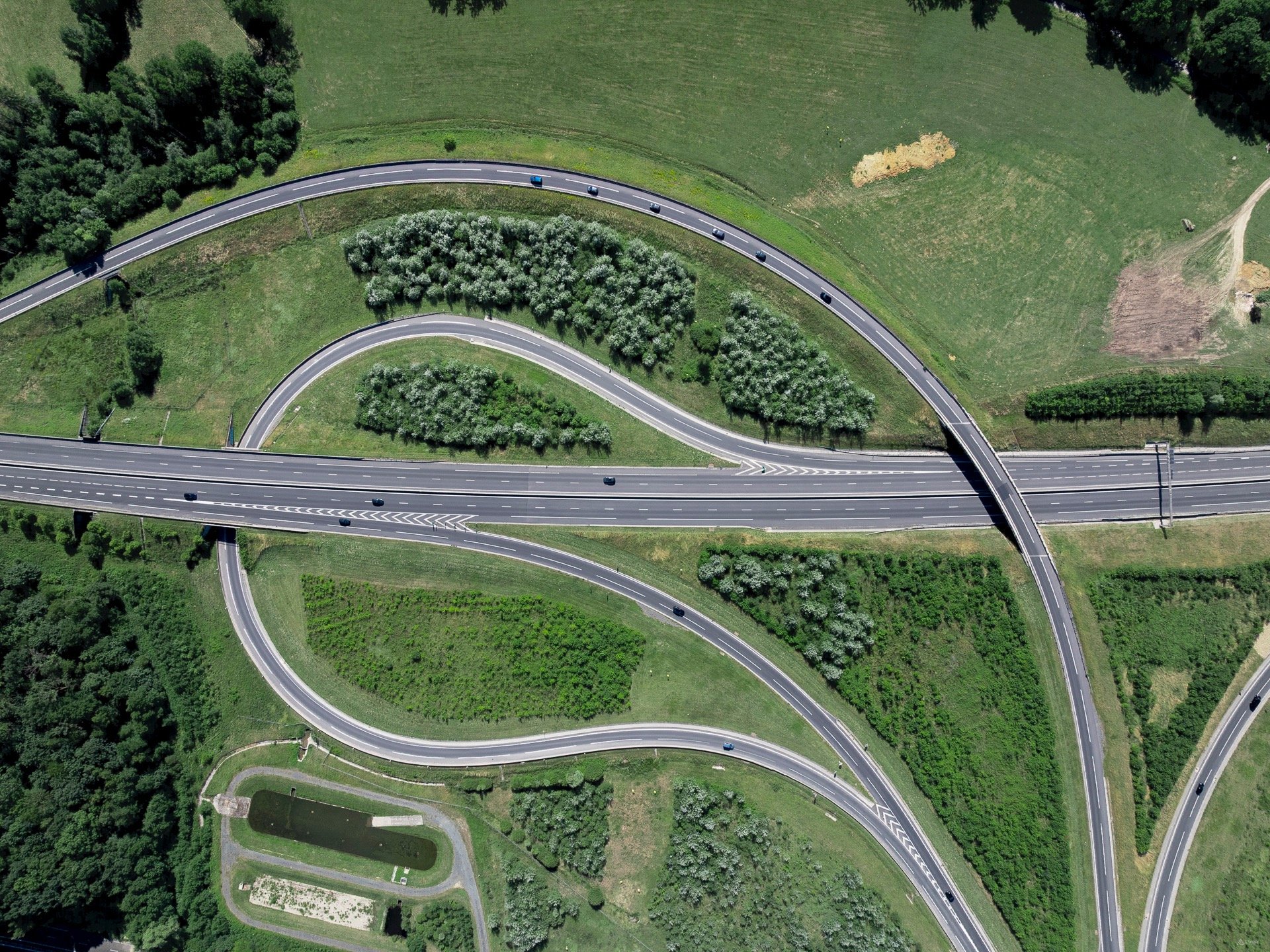 Echangeur d'autoroute (la Chattoire 08) A304 permettant de relier Charleville-Mèzière à la frontière
