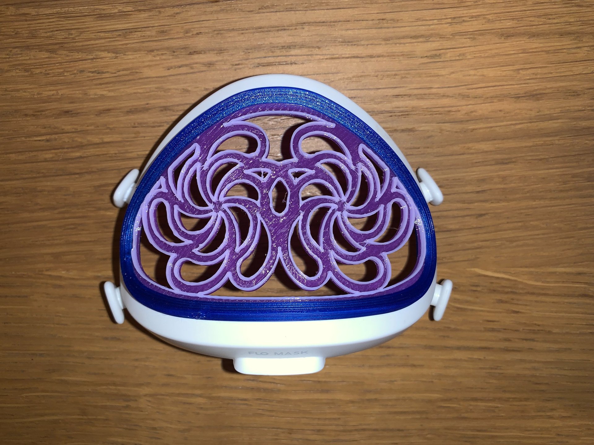 flo-13: Flomask withPaisley-Twirl 2 color decoration
