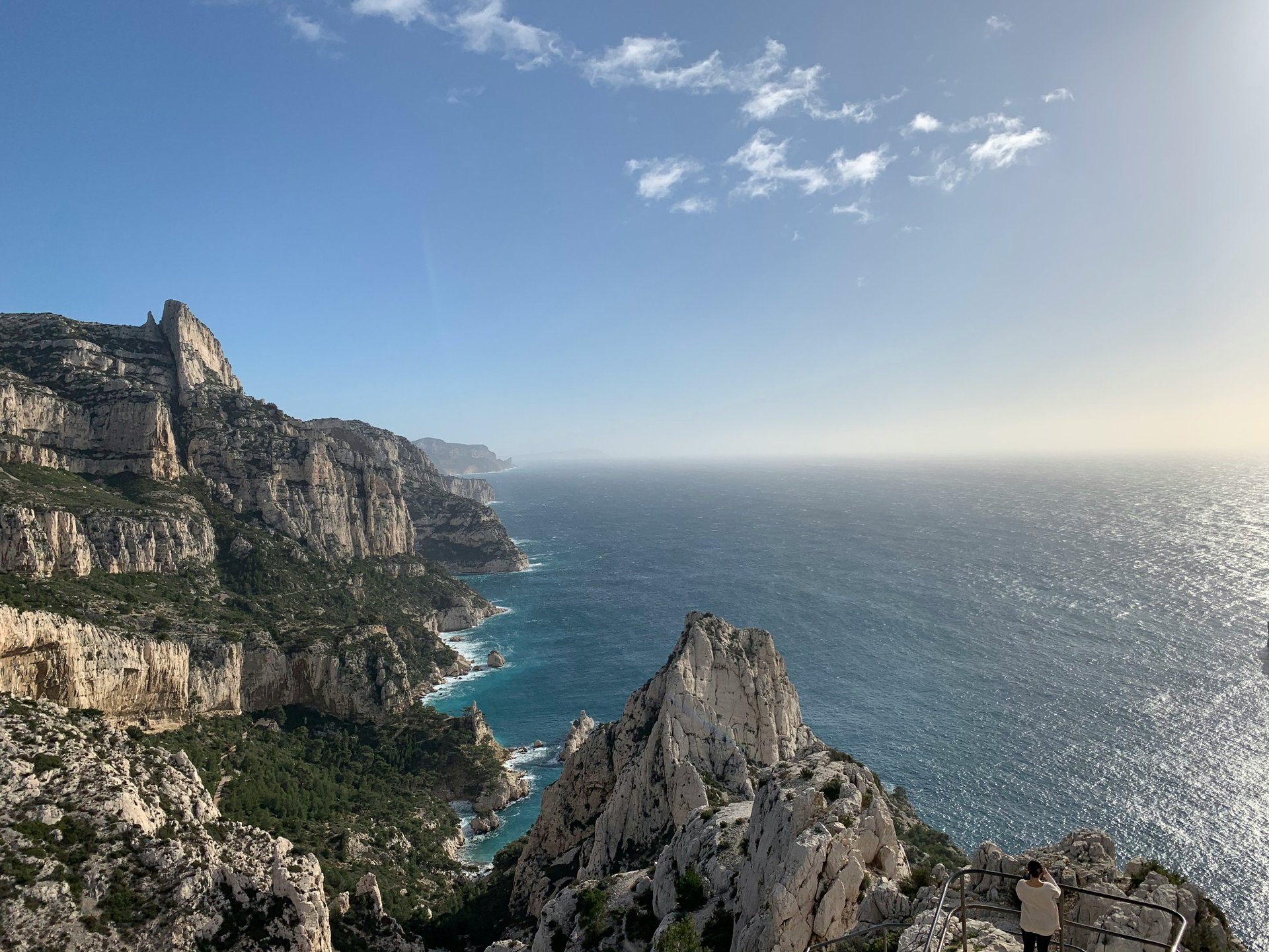 Marseille calanques mer rochers ciel bleu