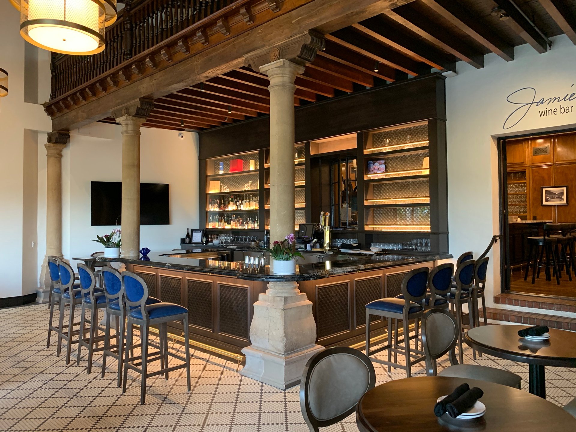 Custom kitchen renovation with modern finishes in Phoenix AZ