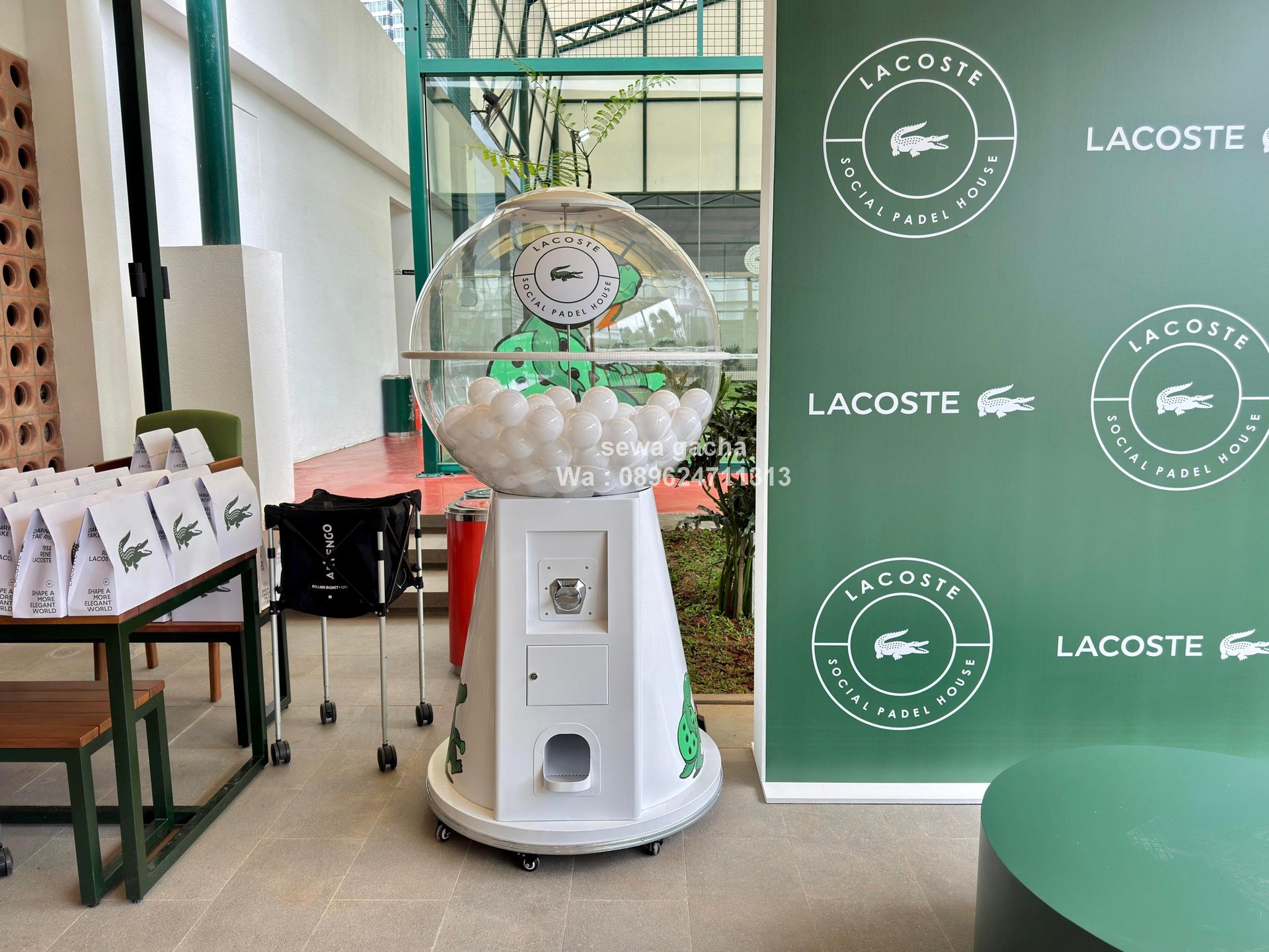 sewa custom jumbo gachapon untuk event