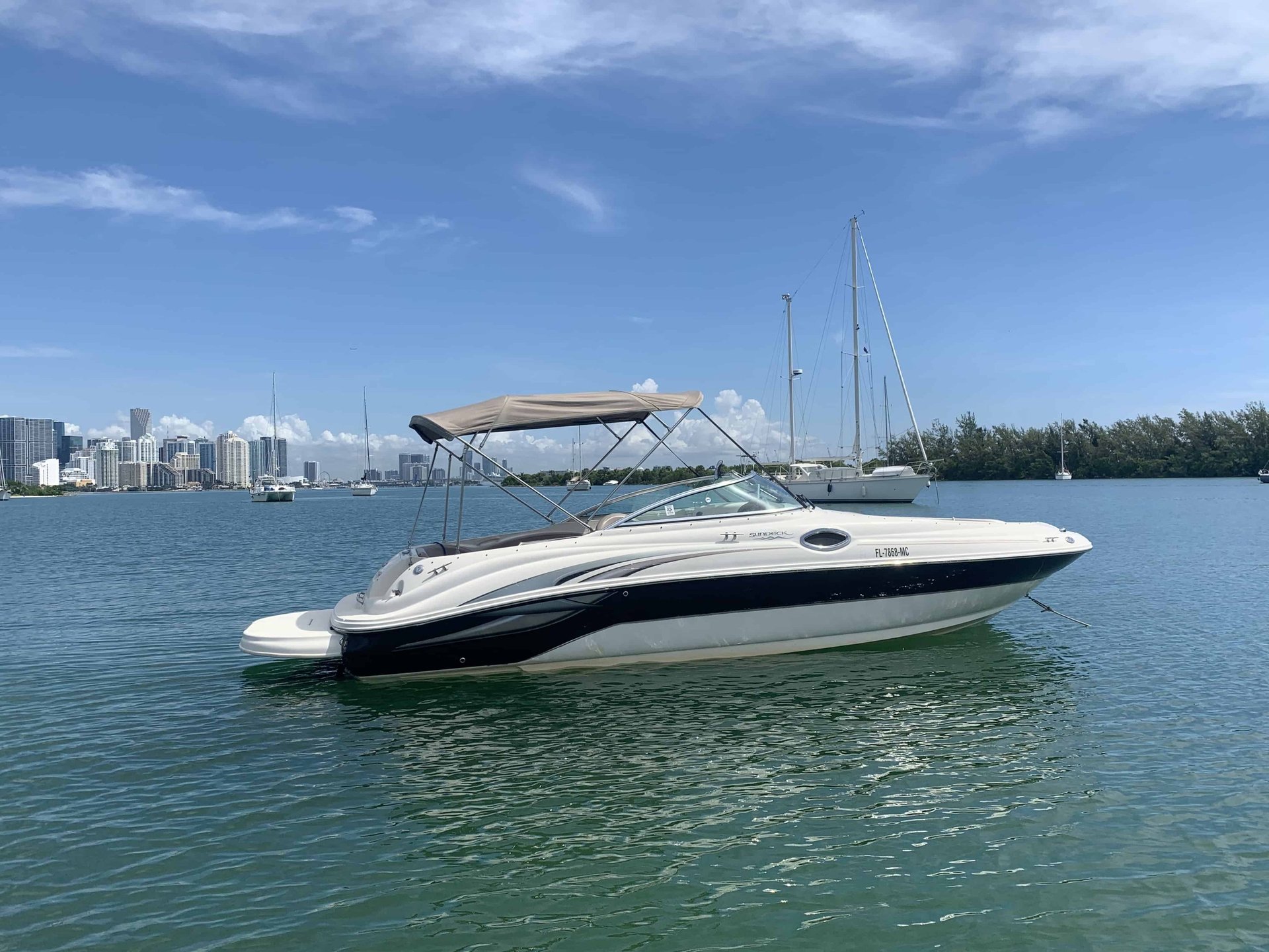 Sea Ray Sundeck Miami boat charter